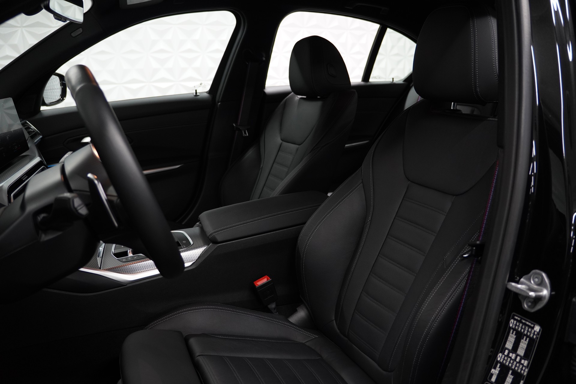 BMW 330d xDrive 48V Steptronic M Sport Pro-image-11