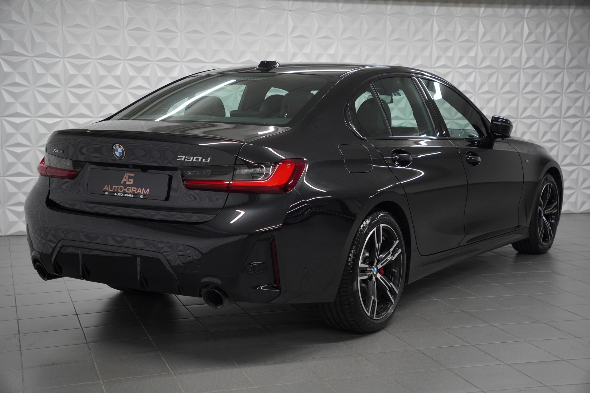 BMW 330d xDrive 48V Steptronic M Sport Pro-image-4