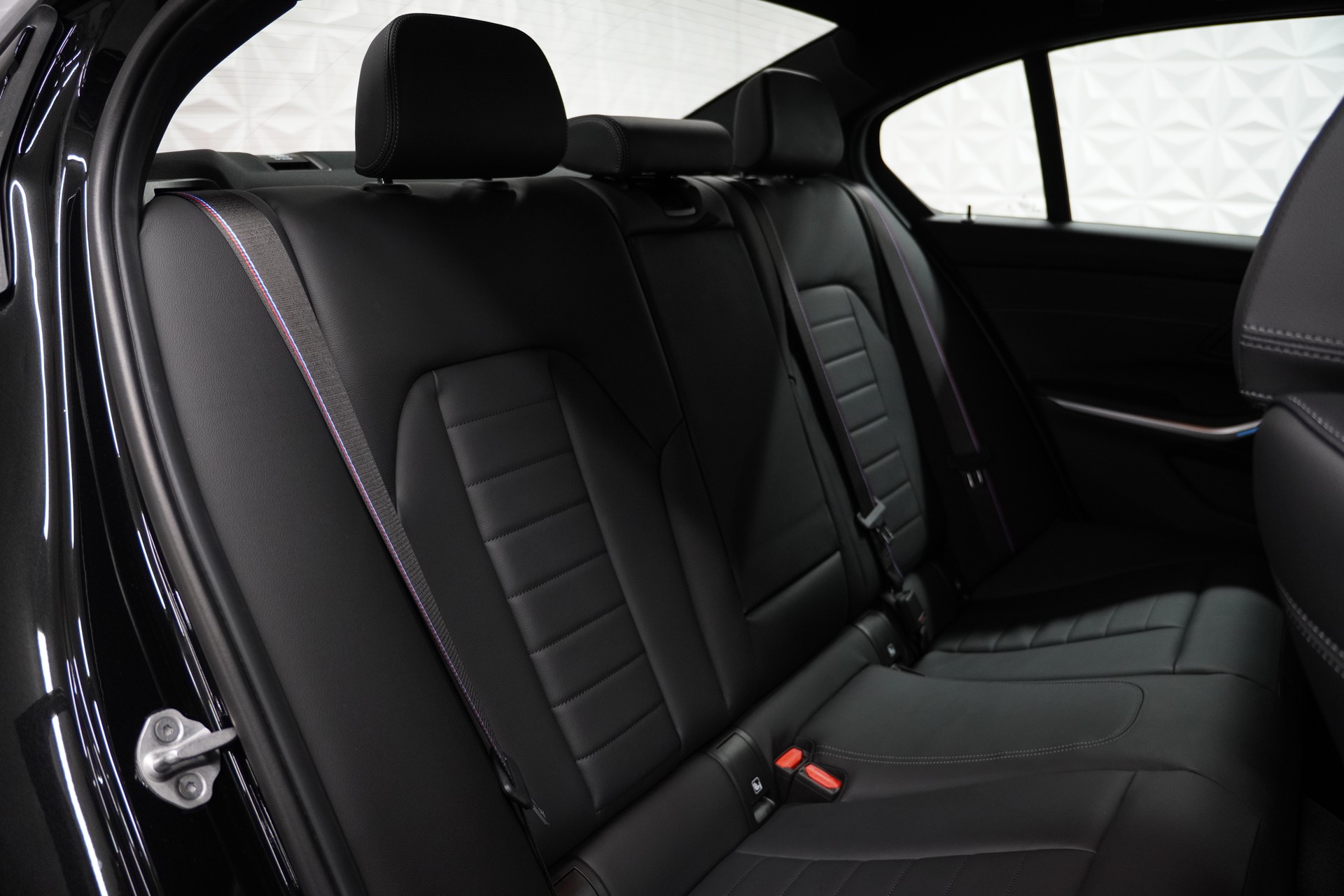 BMW 330d xDrive 48V Steptronic M Sport Pro-image-22