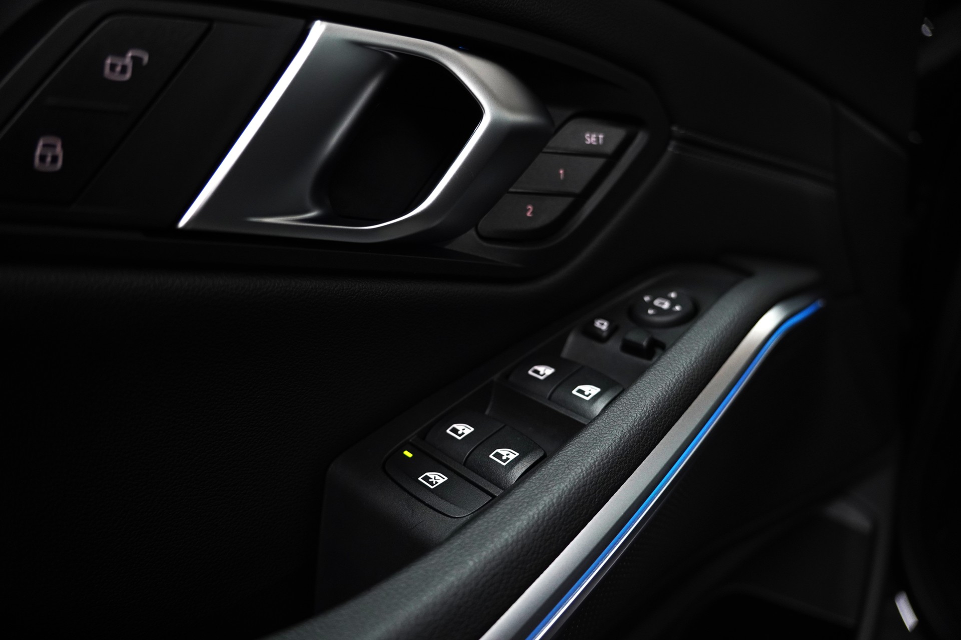 BMW 330d xDrive 48V Steptronic M Sport Pro-image-18