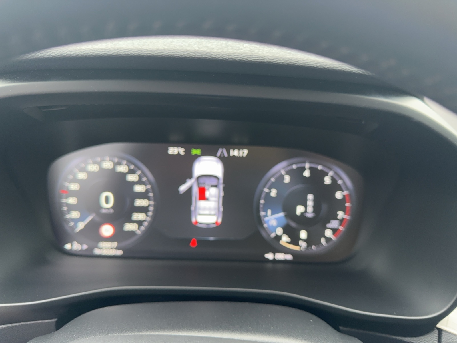VOLVO XC40 2.0 B4 MH Momentum AWD-image-12