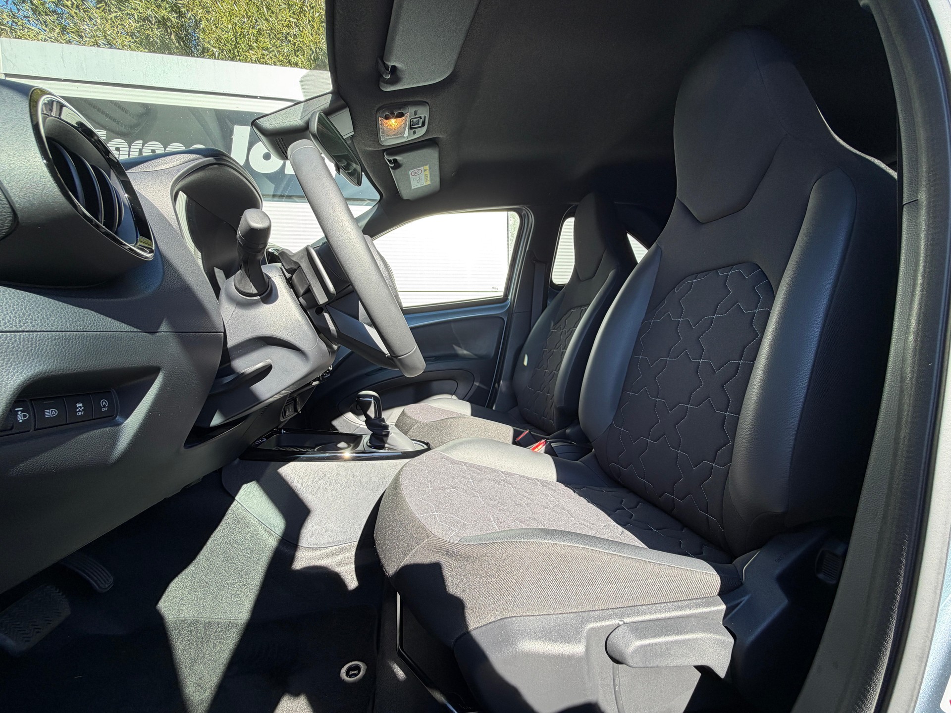 TOYOTA Aygo X 1.0 VVT-i Style-image-8