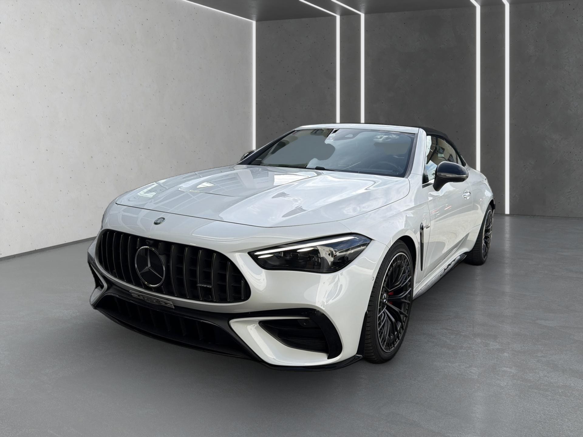 MERCEDES-BENZ CLE AMG 53 Cabrio 4Matic+ 9G-Tronic-image-2