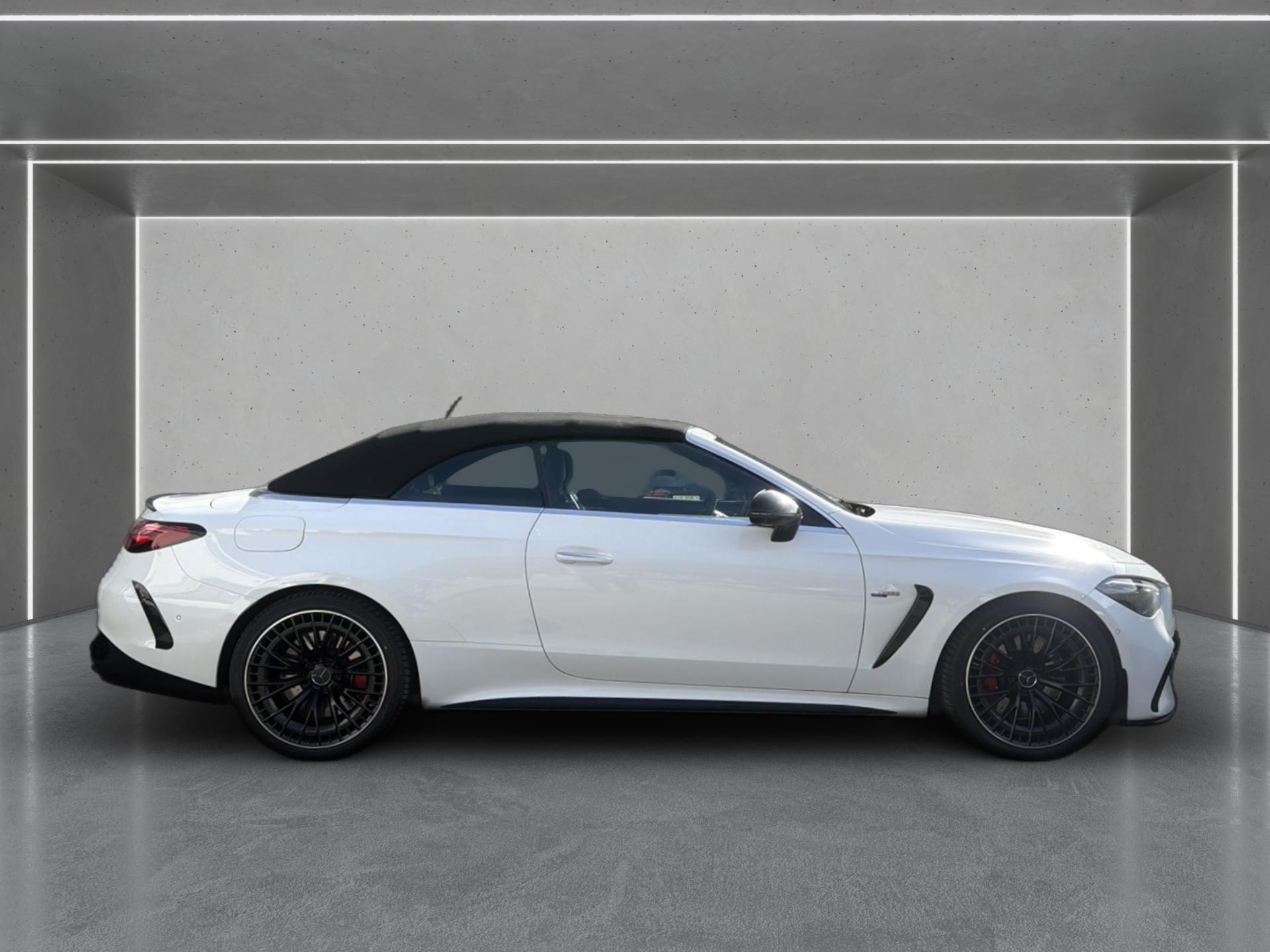MERCEDES-BENZ CLE AMG 53 Cabrio 4Matic+ 9G-Tronic-image-8