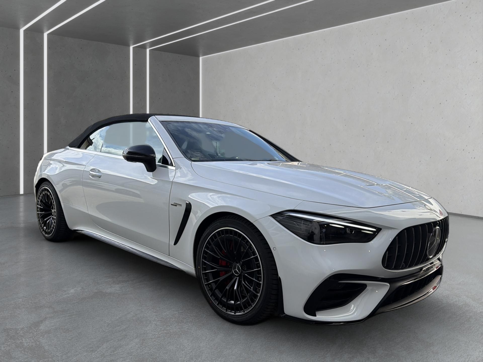 MERCEDES-BENZ CLE AMG 53 Cabrio 4Matic+ 9G-Tronic-image-0