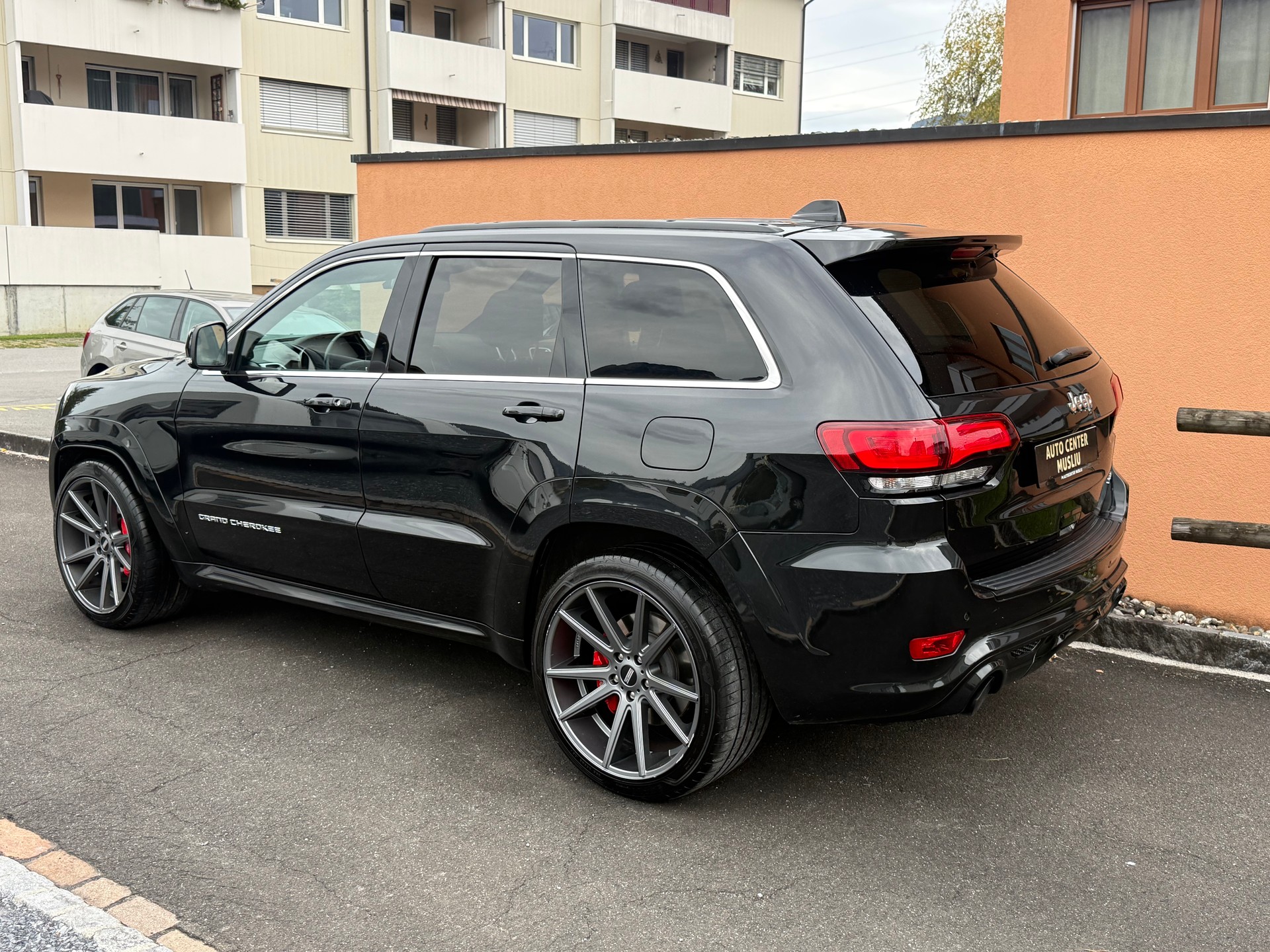 JEEP Grand Cherokee 6.4 V8 HEMI SRT8 Automatic-image-4