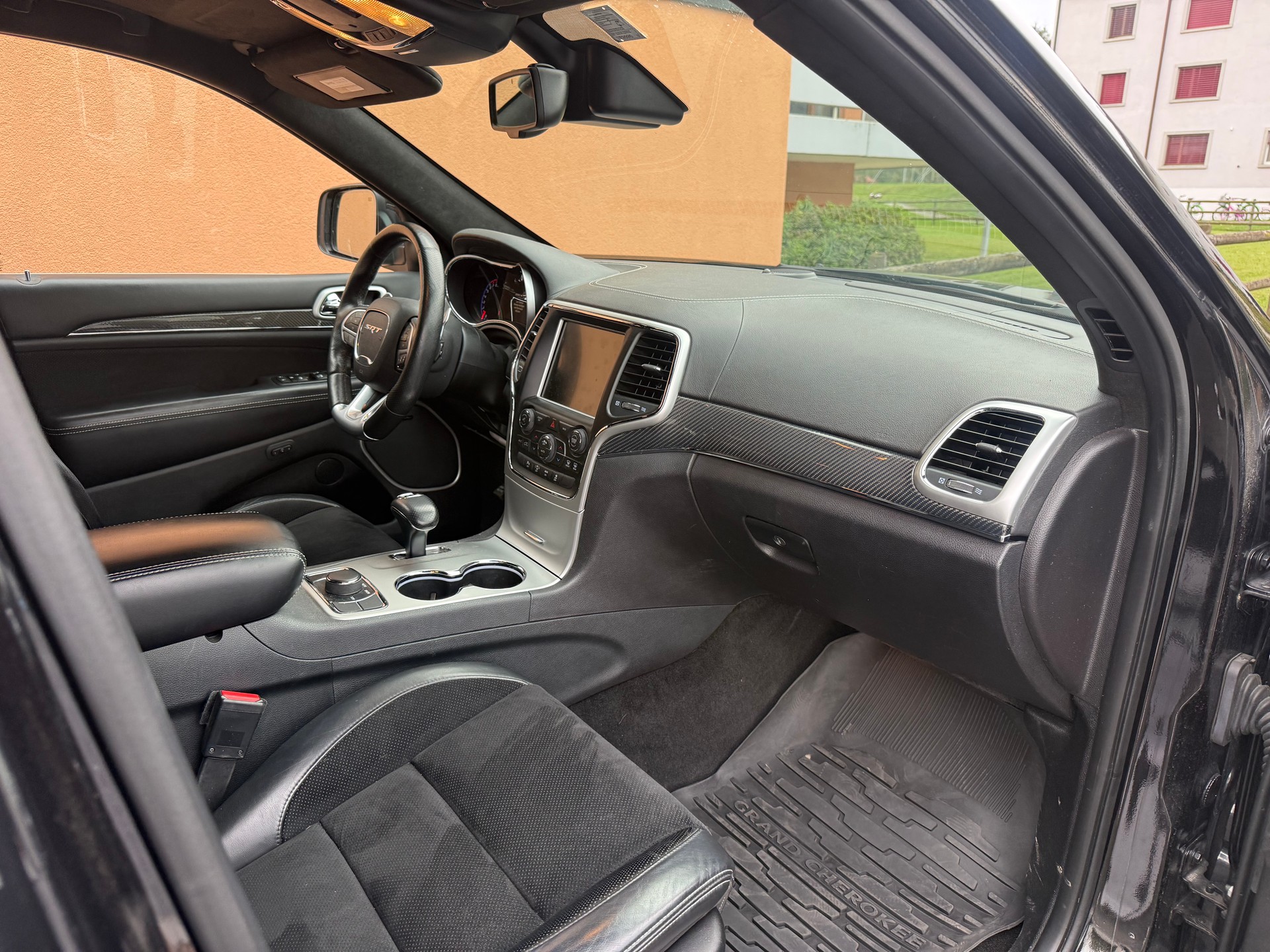 JEEP Grand Cherokee 6.4 V8 HEMI SRT8 Automatic-image-12