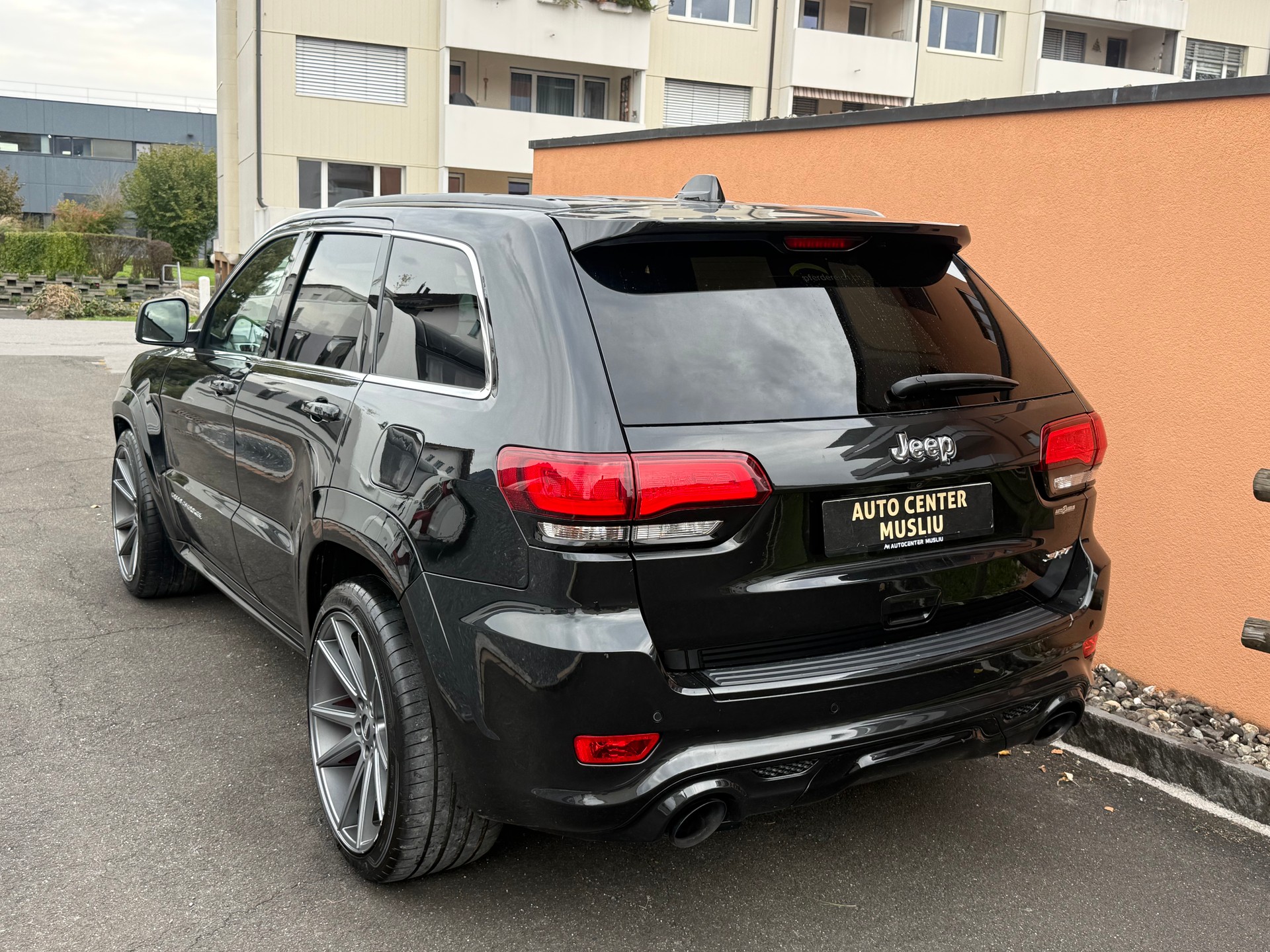 JEEP Grand Cherokee 6.4 V8 HEMI SRT8 Automatic-image-5