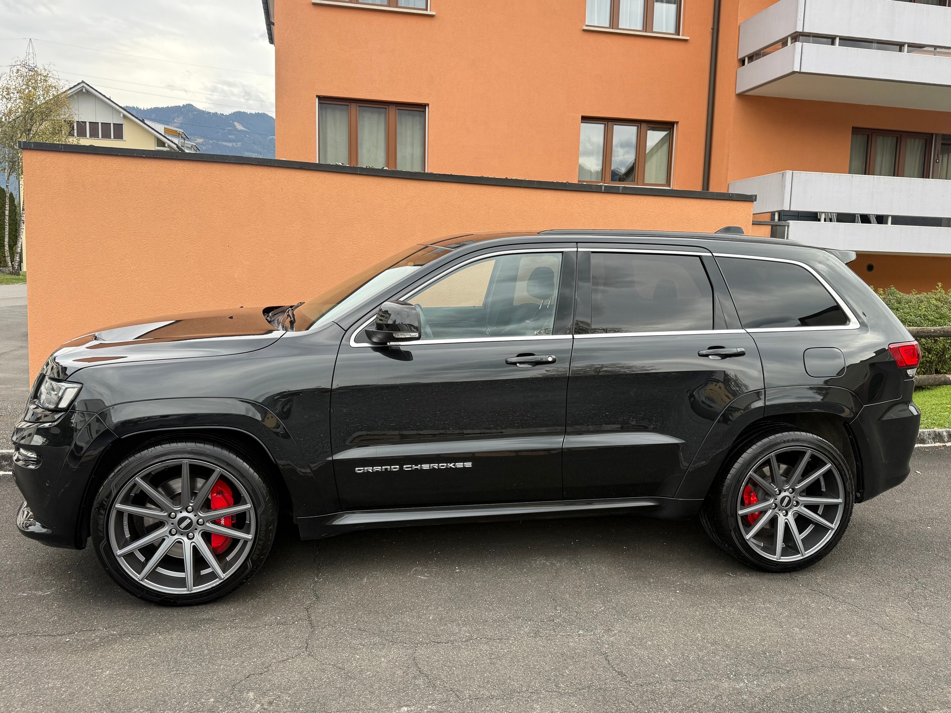 JEEP Grand Cherokee 6.4 V8 HEMI SRT8 Automatic-image-3