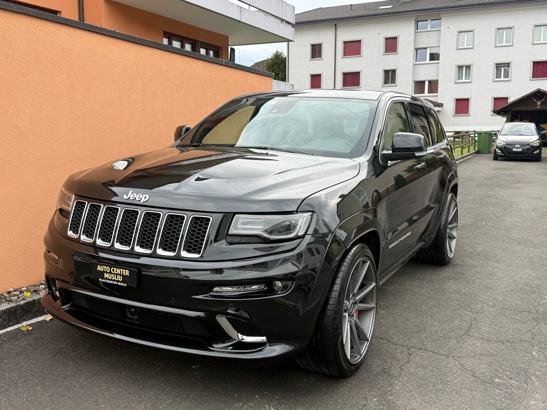 JEEP Grand Cherokee 6.4 V8 HEMI SRT8 Automatic-image-2