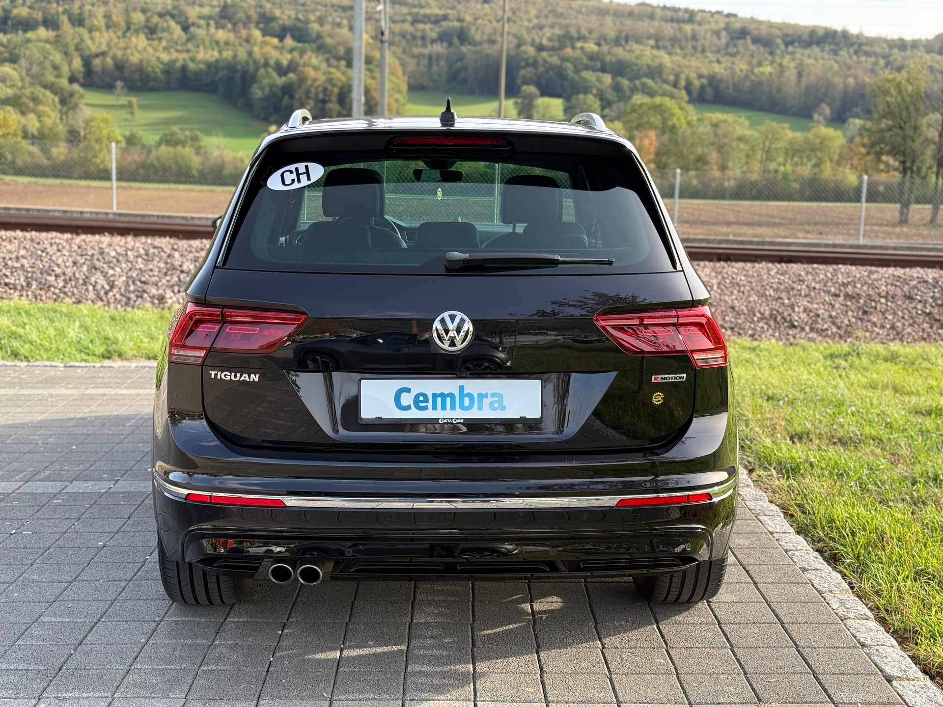 VW Tiguan 2.0TSI Highline 4Motion DSG-image-2