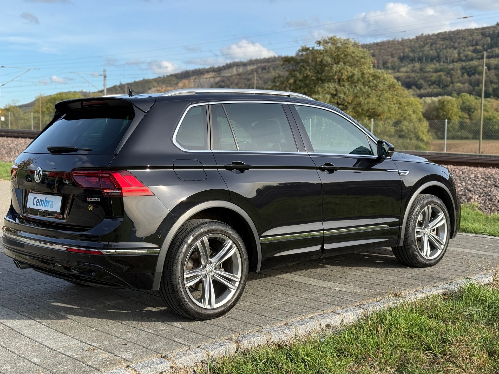 VW Tiguan 2.0TSI Highline 4Motion DSG-image-3