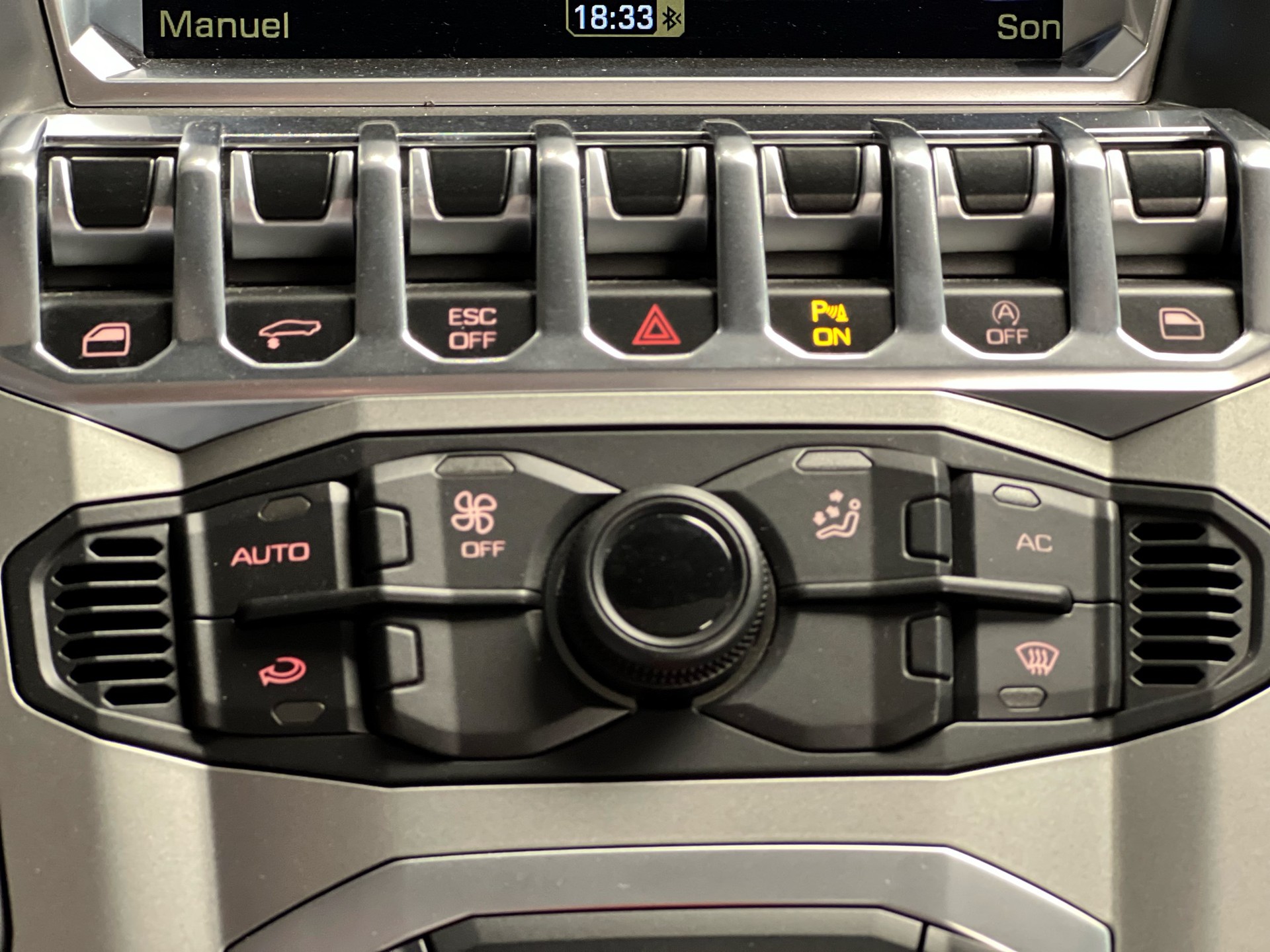LAMBORGHINI Aventador LP700-4 Roadster E-Gear-image-12