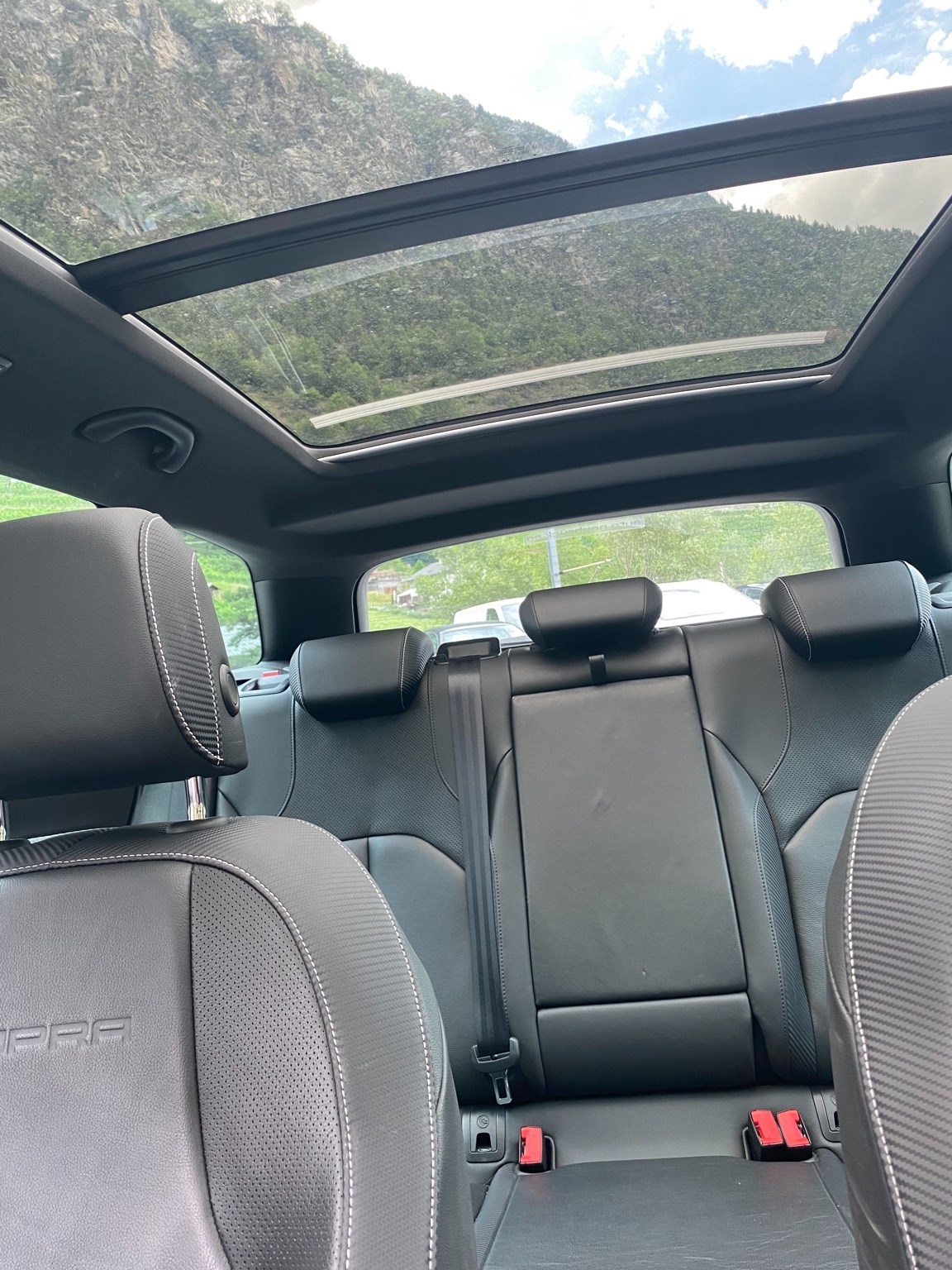 SEAT Leon ST 2.0 TSI Cupra 300 4 Drive DSG-image-3