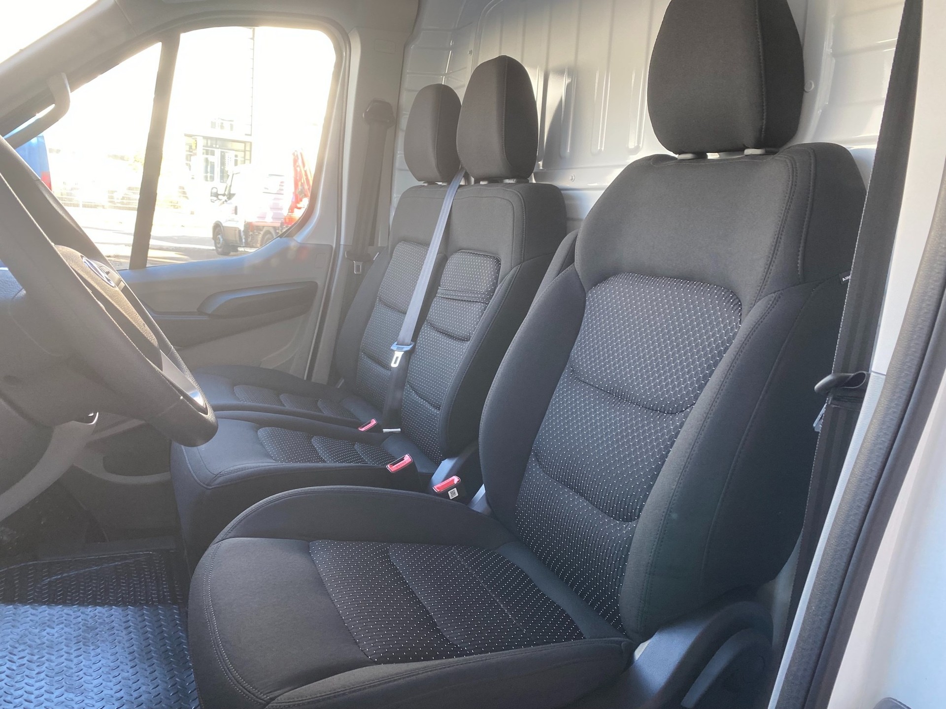 MAXUS eDeliver 9 L3H2 72kWh-image-10