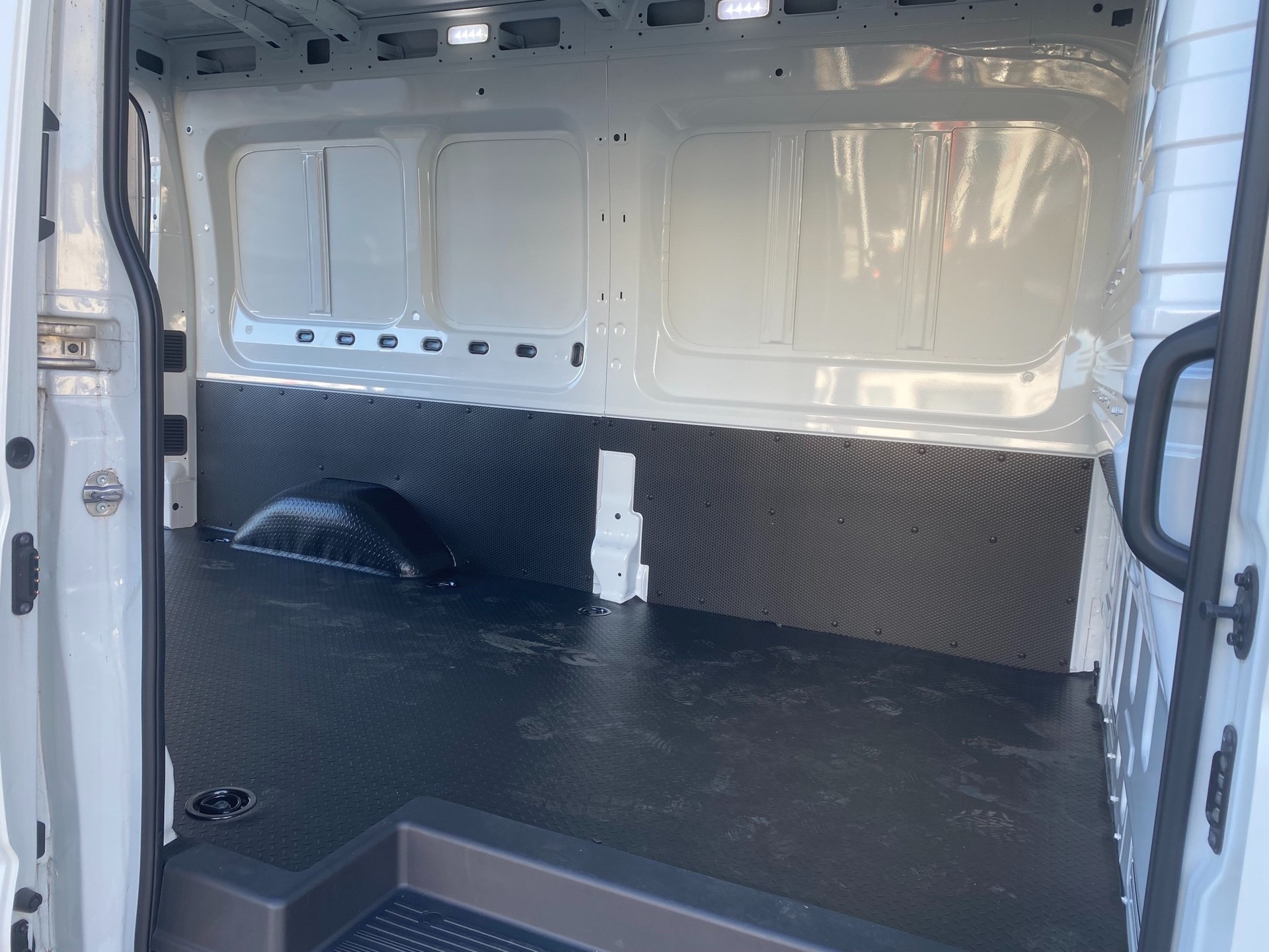 MAXUS eDeliver 9 L3H2 72kWh-image-7