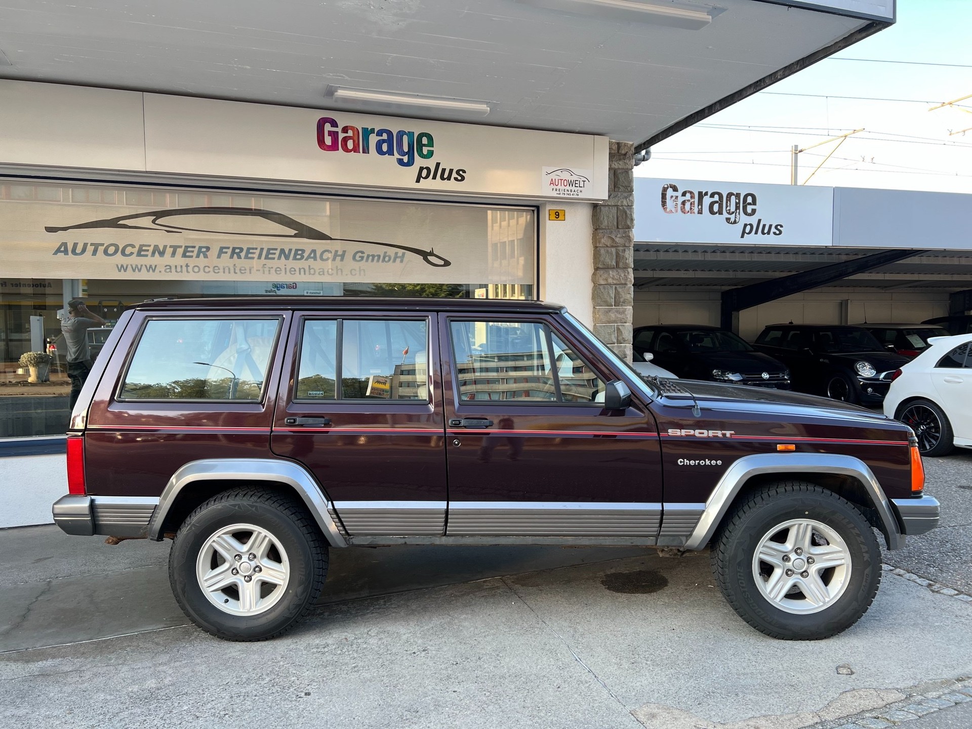 JEEP CHEROKEE-image-3