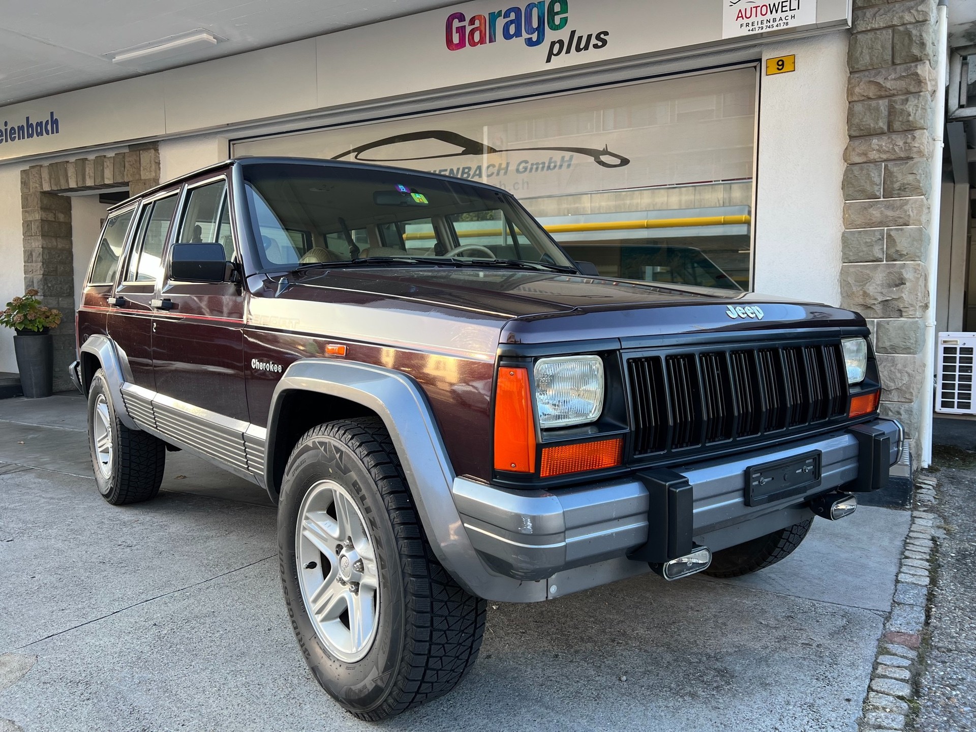 JEEP CHEROKEE-image-2