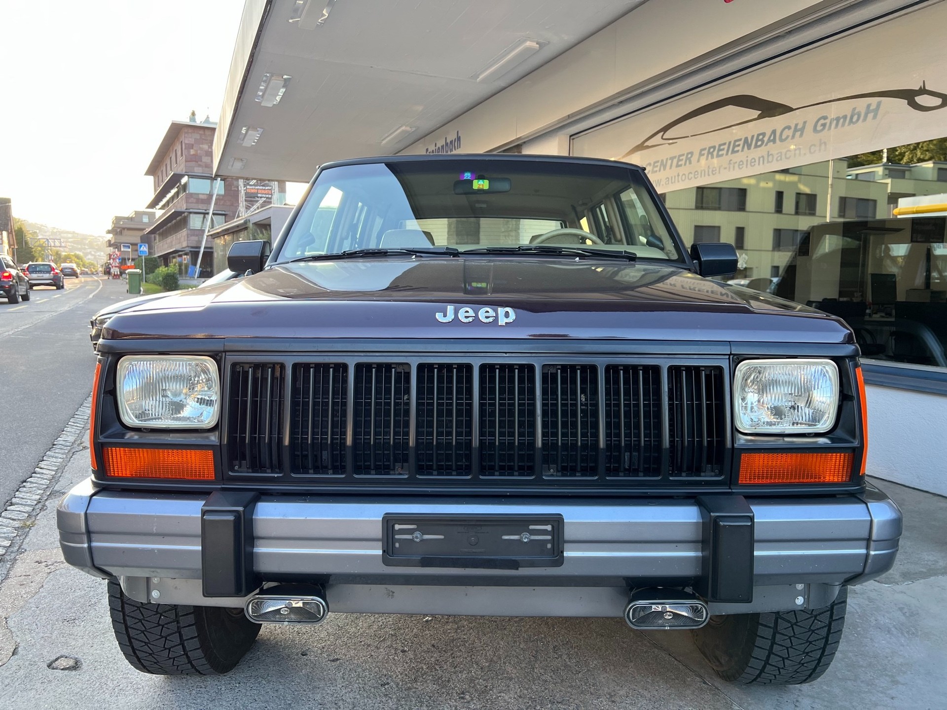 JEEP CHEROKEE-image-1