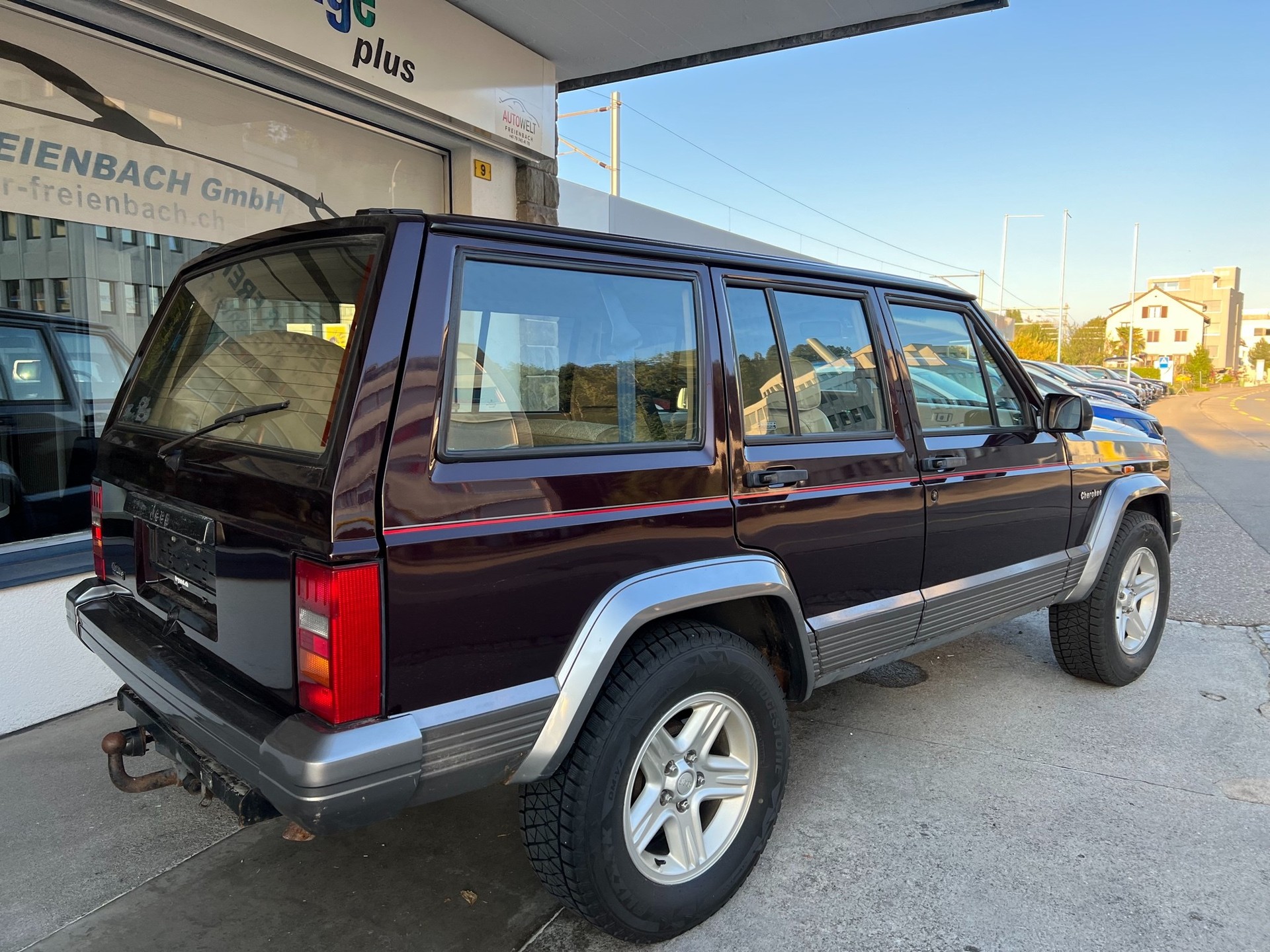 JEEP CHEROKEE-image-4