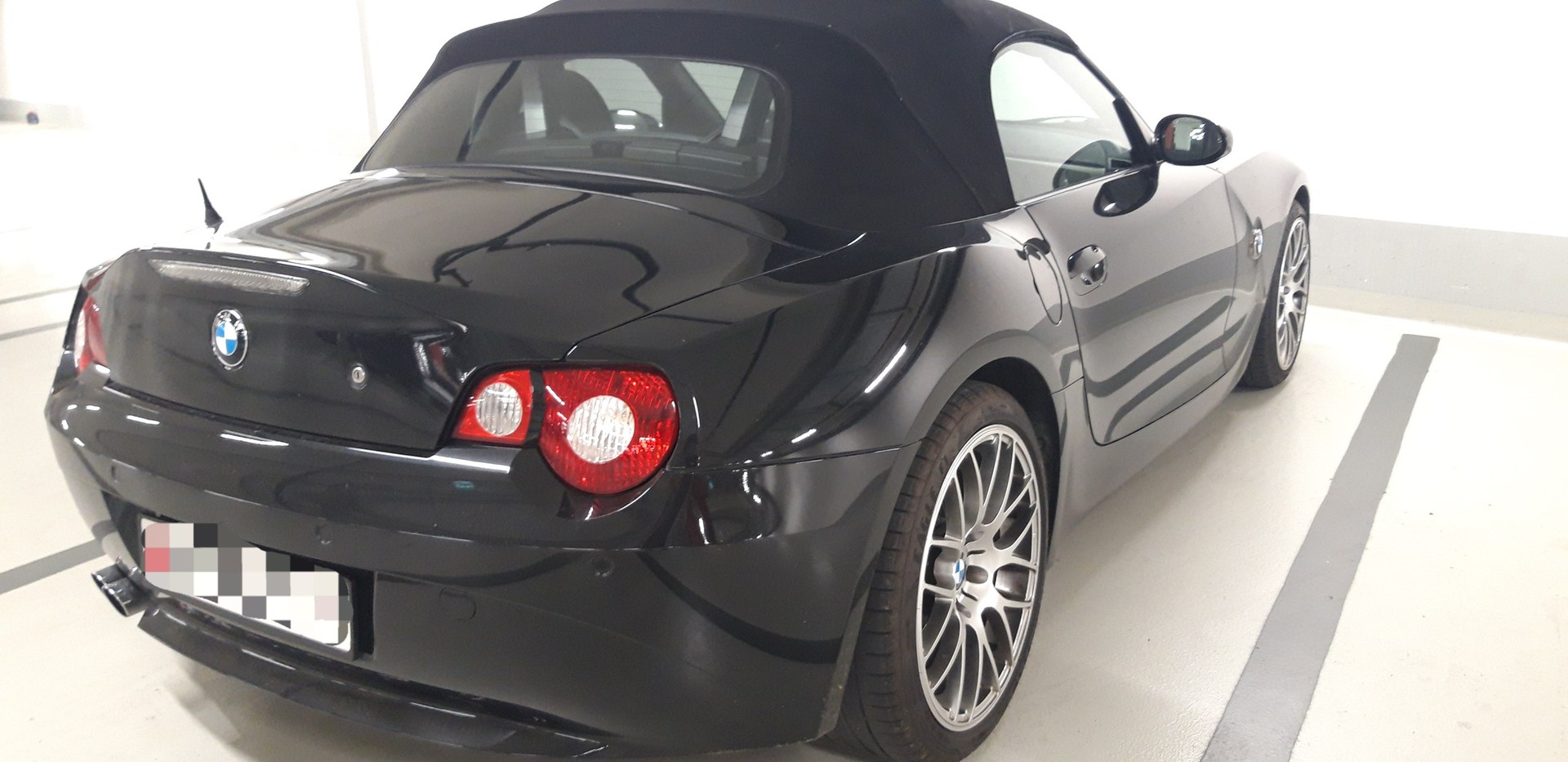 BMW Z4 3.0i Roadster-image-2