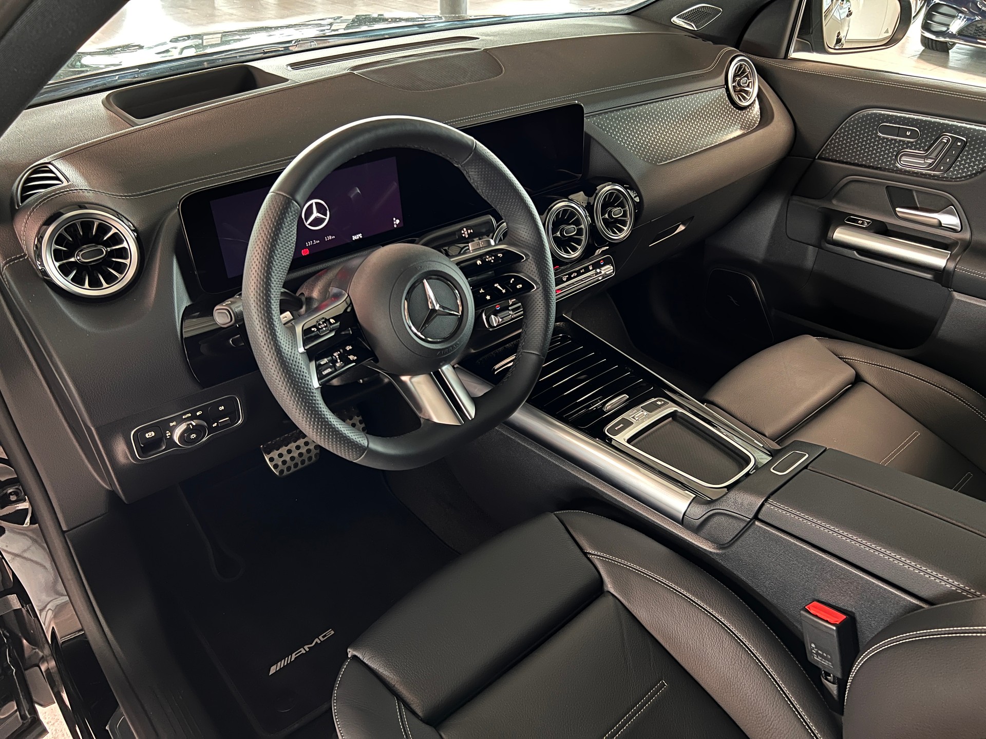 MERCEDES-BENZ EQA 350 4Matic Swiss Star-image-9