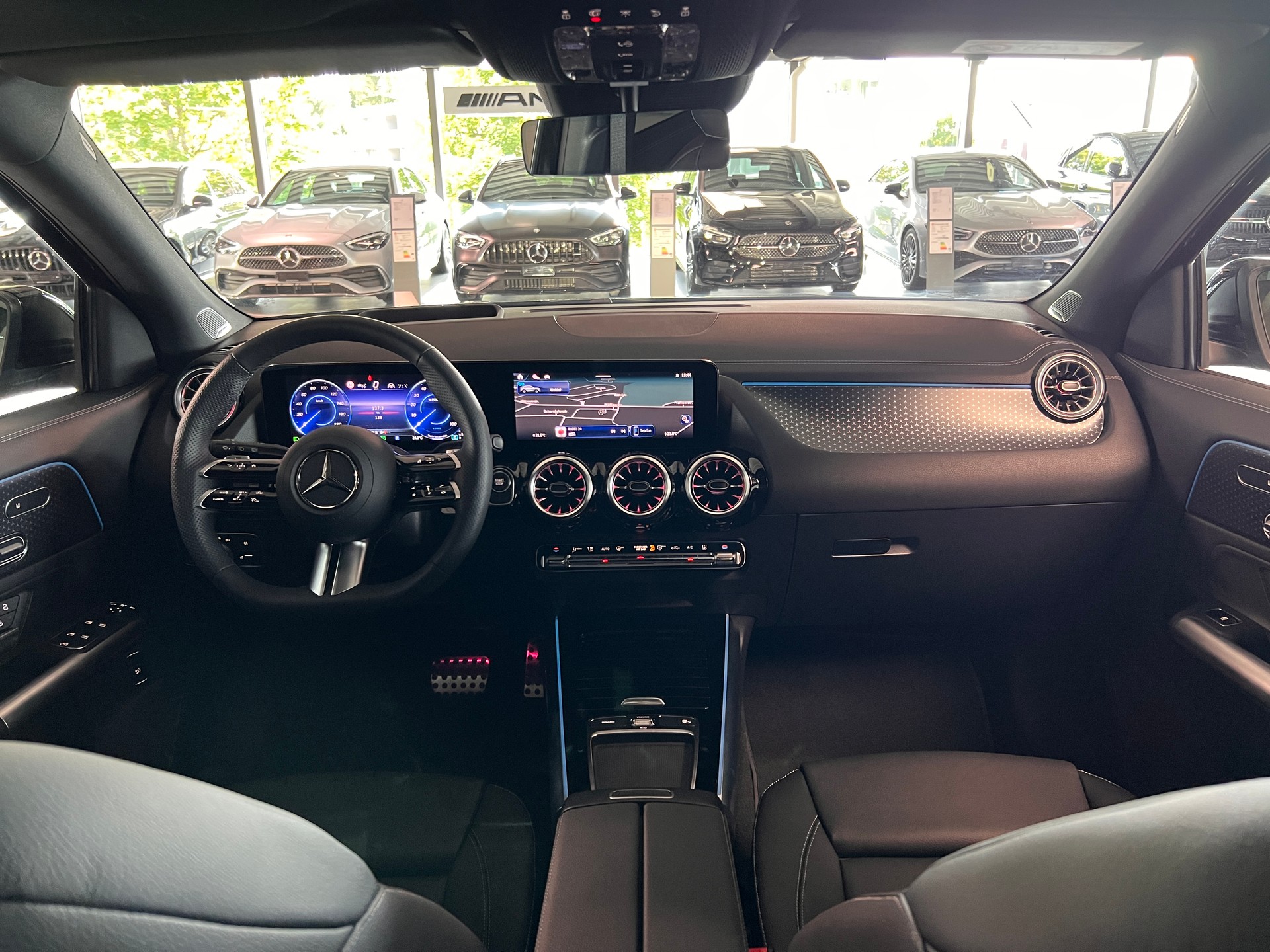 MERCEDES-BENZ EQA 350 4Matic Swiss Star-image-10