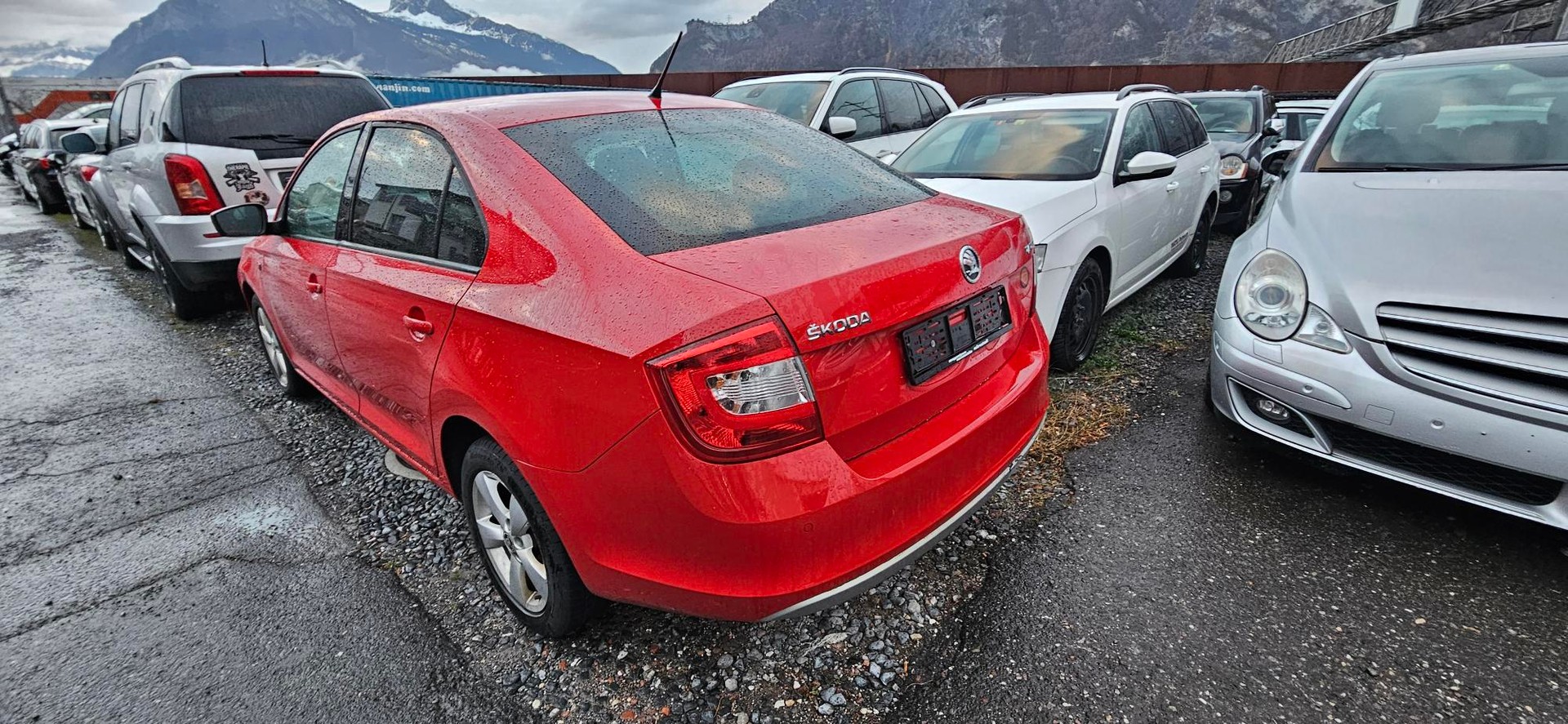 SKODA Rapid 1.6 TDI Greenline-image-2