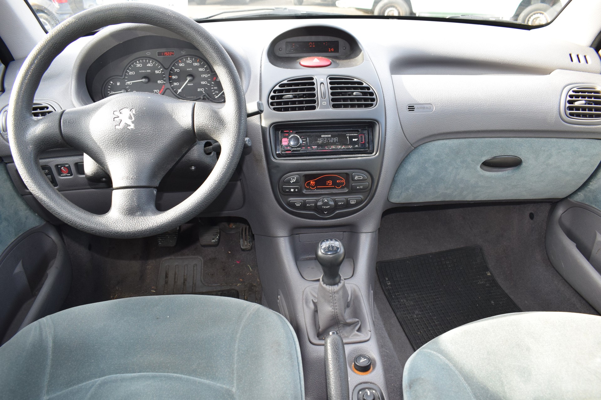 PEUGEOT 206 1.6 XT-image-4