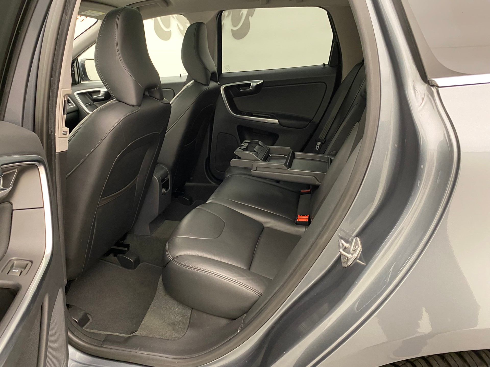 VOLVO XC60 D5 AWD Summum-image-14