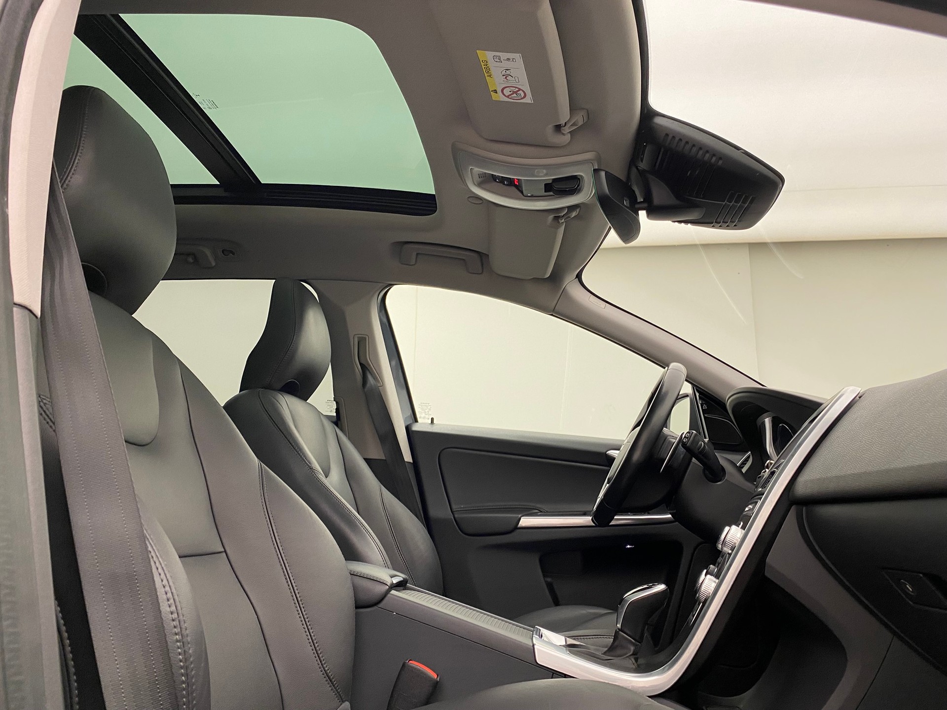 VOLVO XC60 D5 AWD Summum-image-12