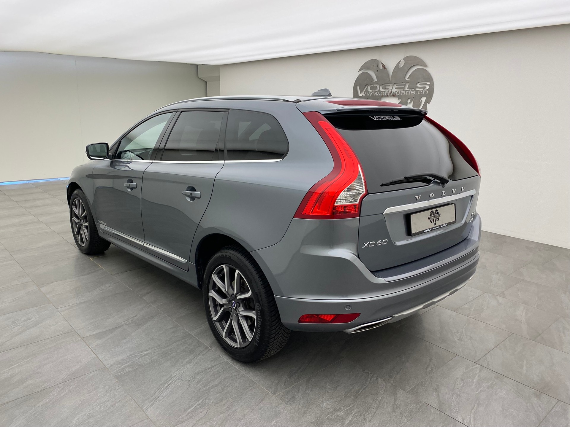 VOLVO XC60 D5 AWD Summum-image-5