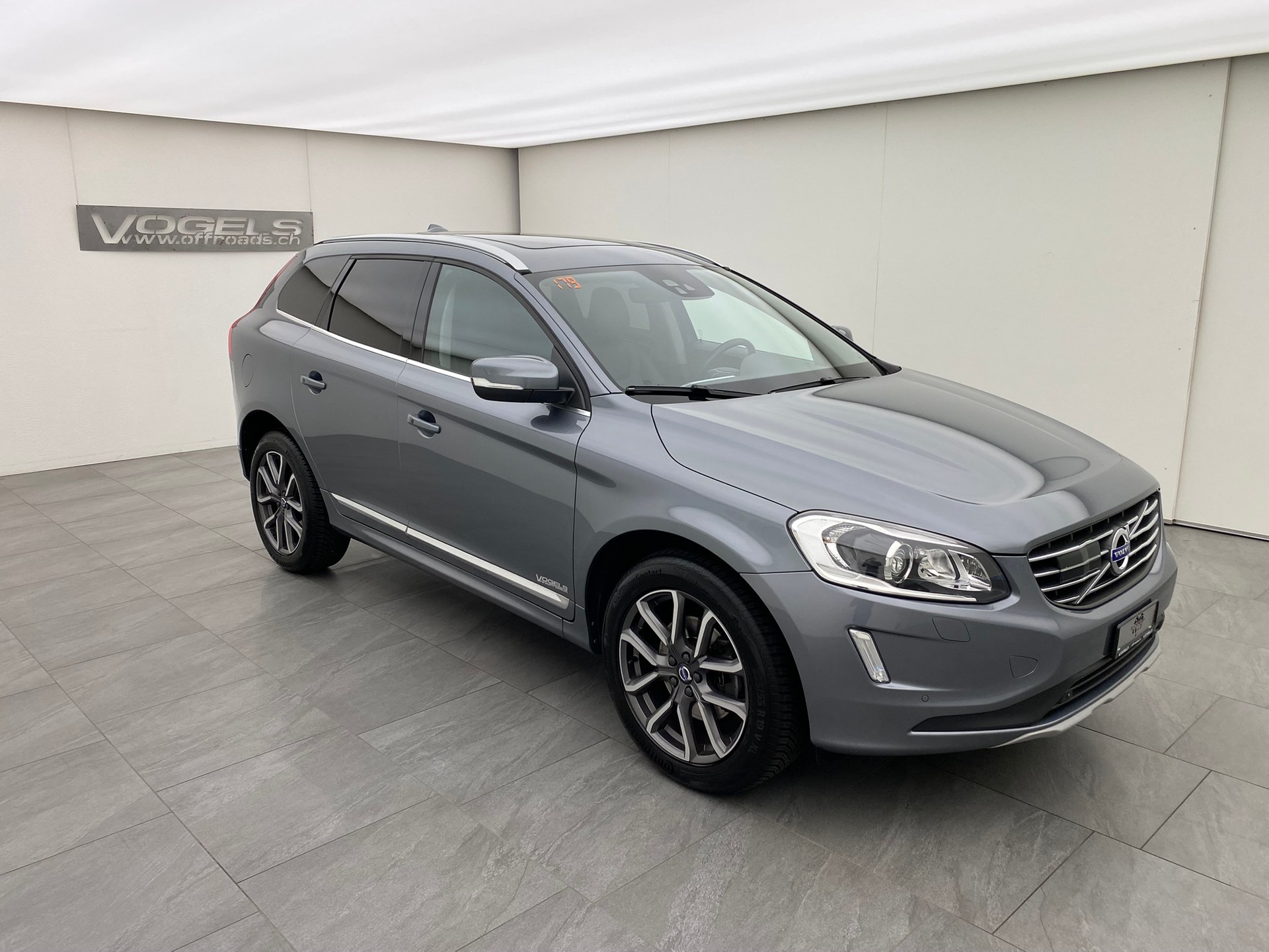 VOLVO XC60 D5 AWD Summum-image-2