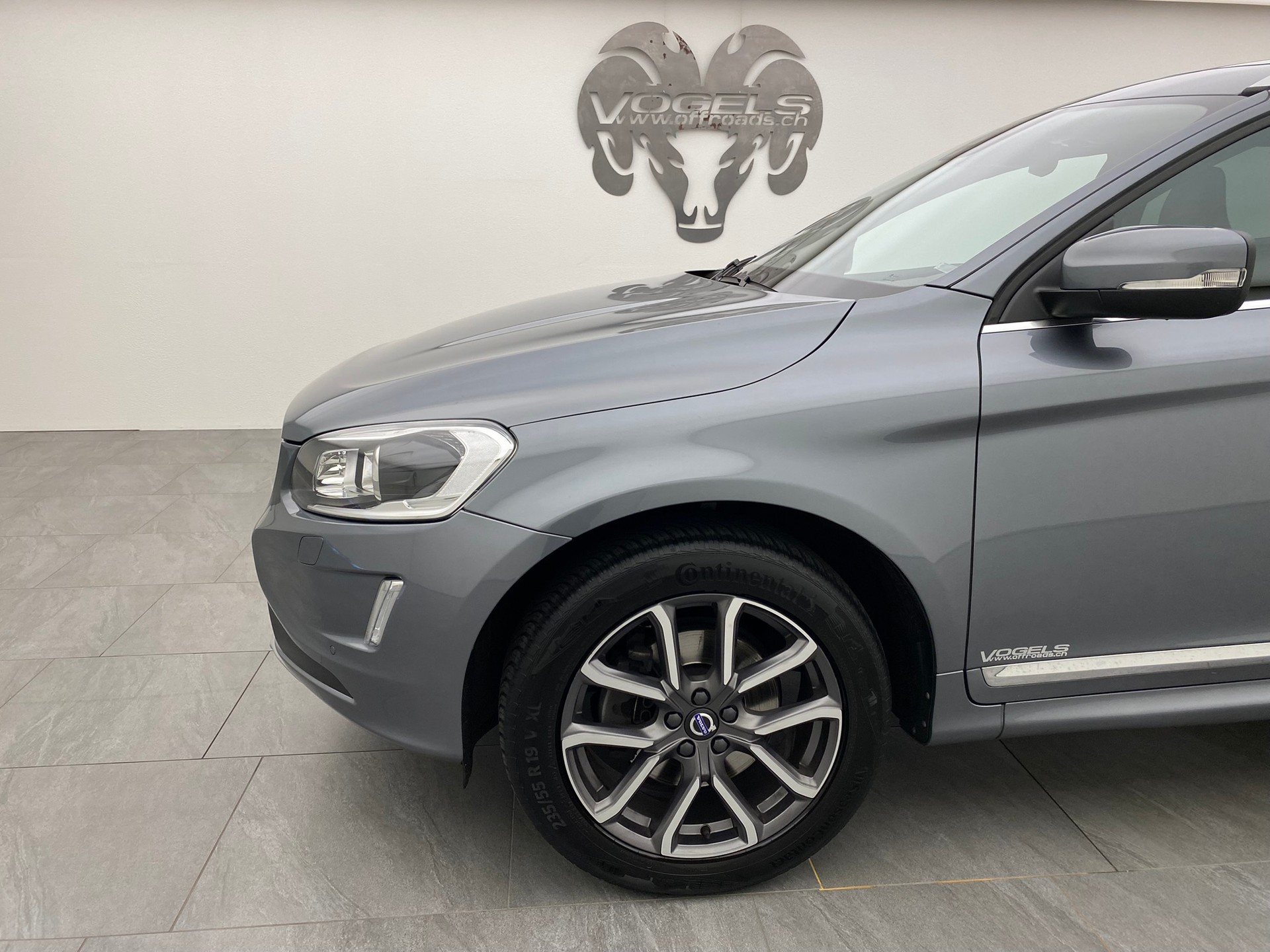 VOLVO XC60 D5 AWD Summum-image-6