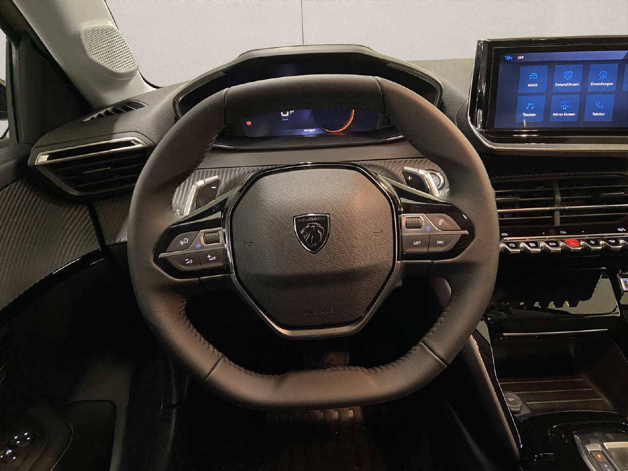 PEUGEOT 208 1.2 Hybrid Allure Premium-image-6