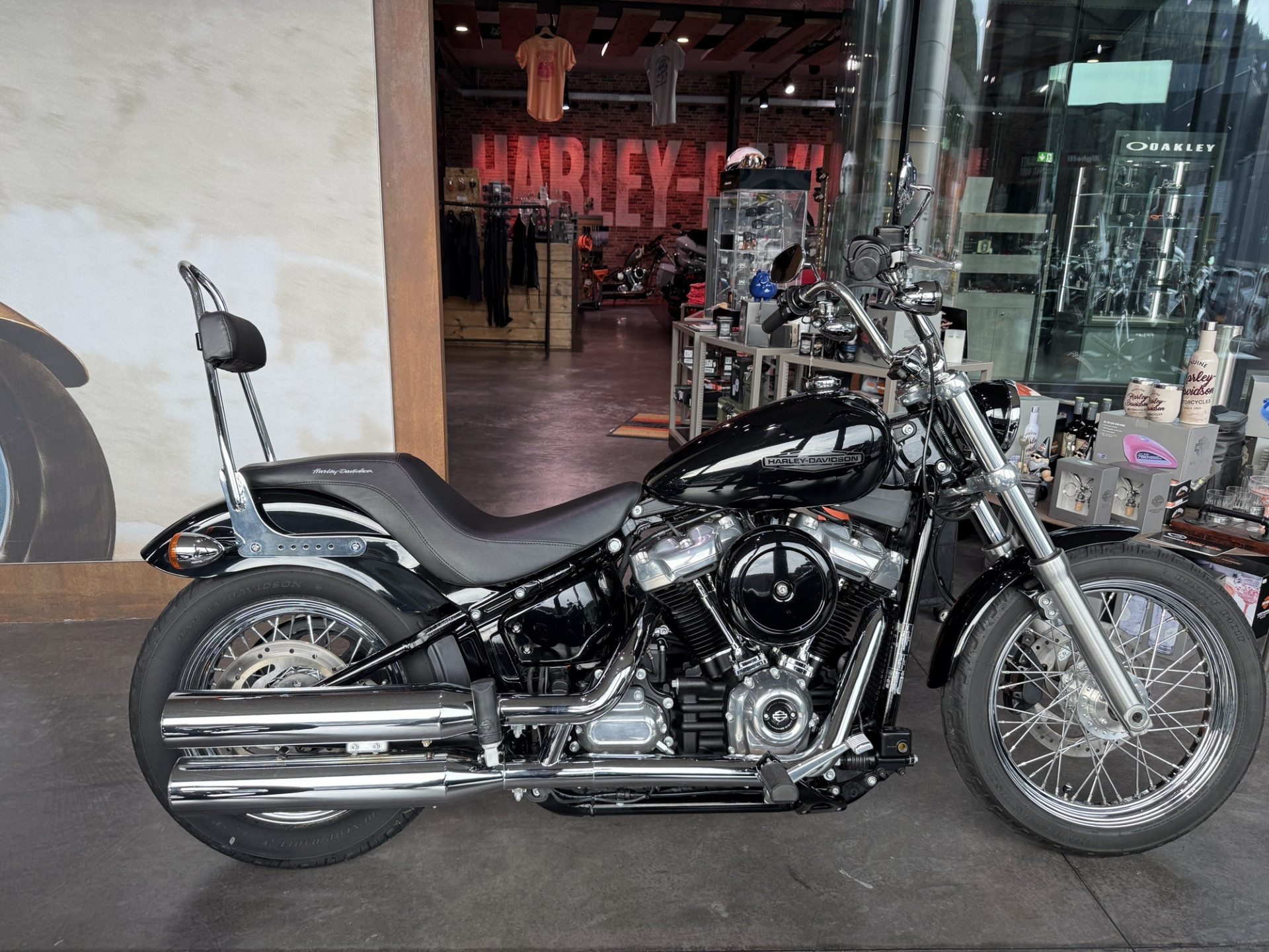 HARLEY-DAVIDSON FXST 1745 Softail Standard 107