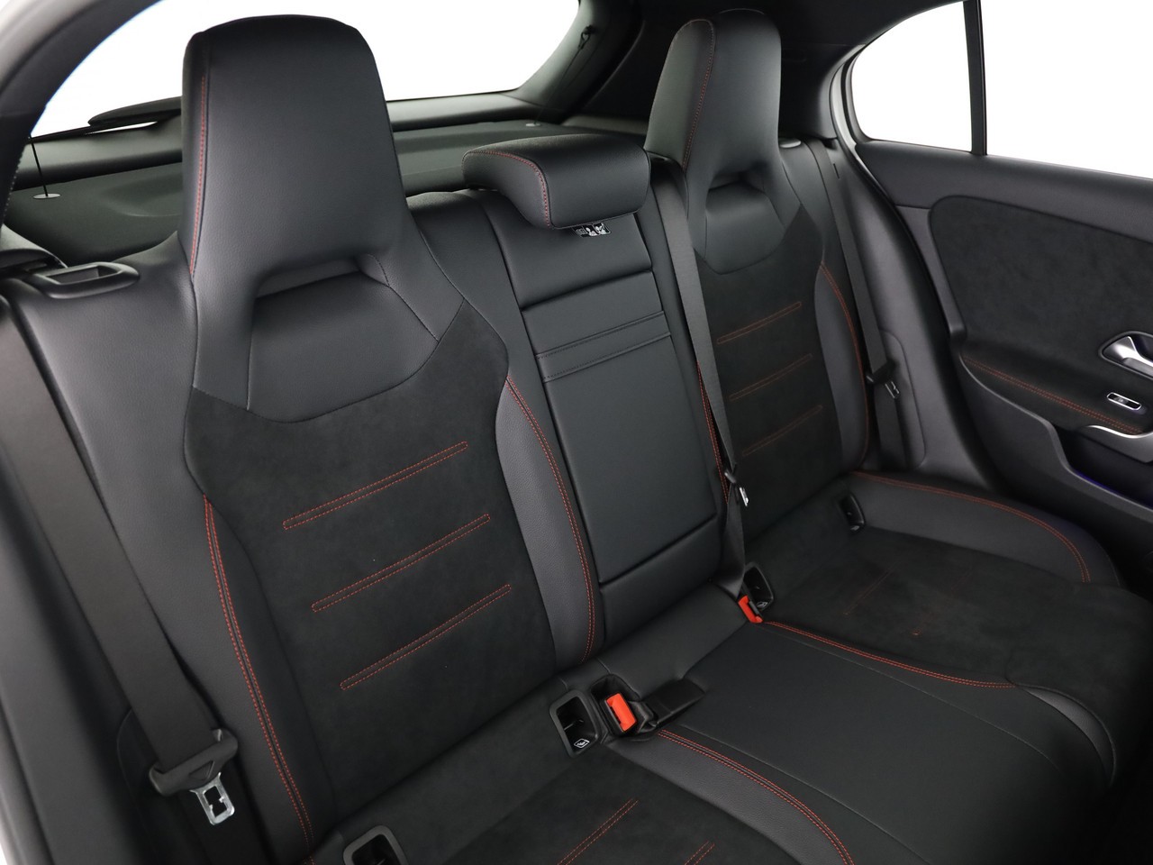 MERCEDES-BENZ A 200 7G-DCT-image-12