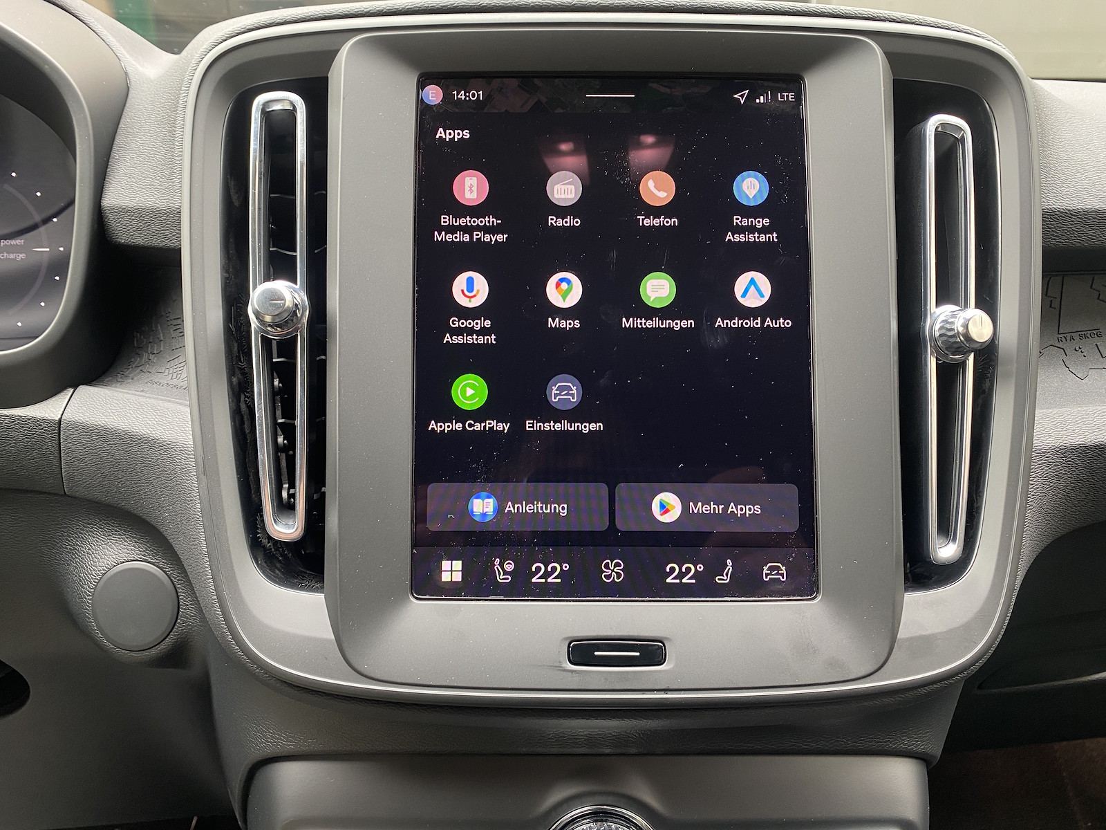 VOLVO EX40 Essential-image-13