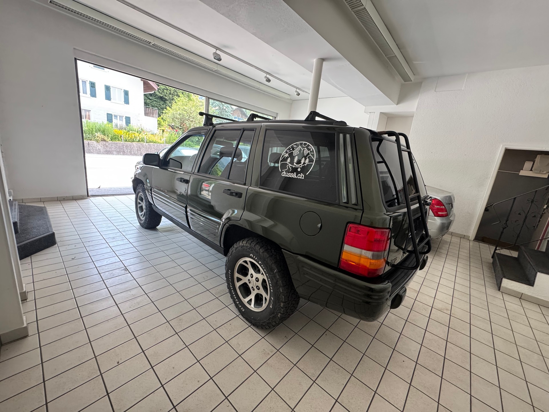 JEEP Grand Cherokee-image-6