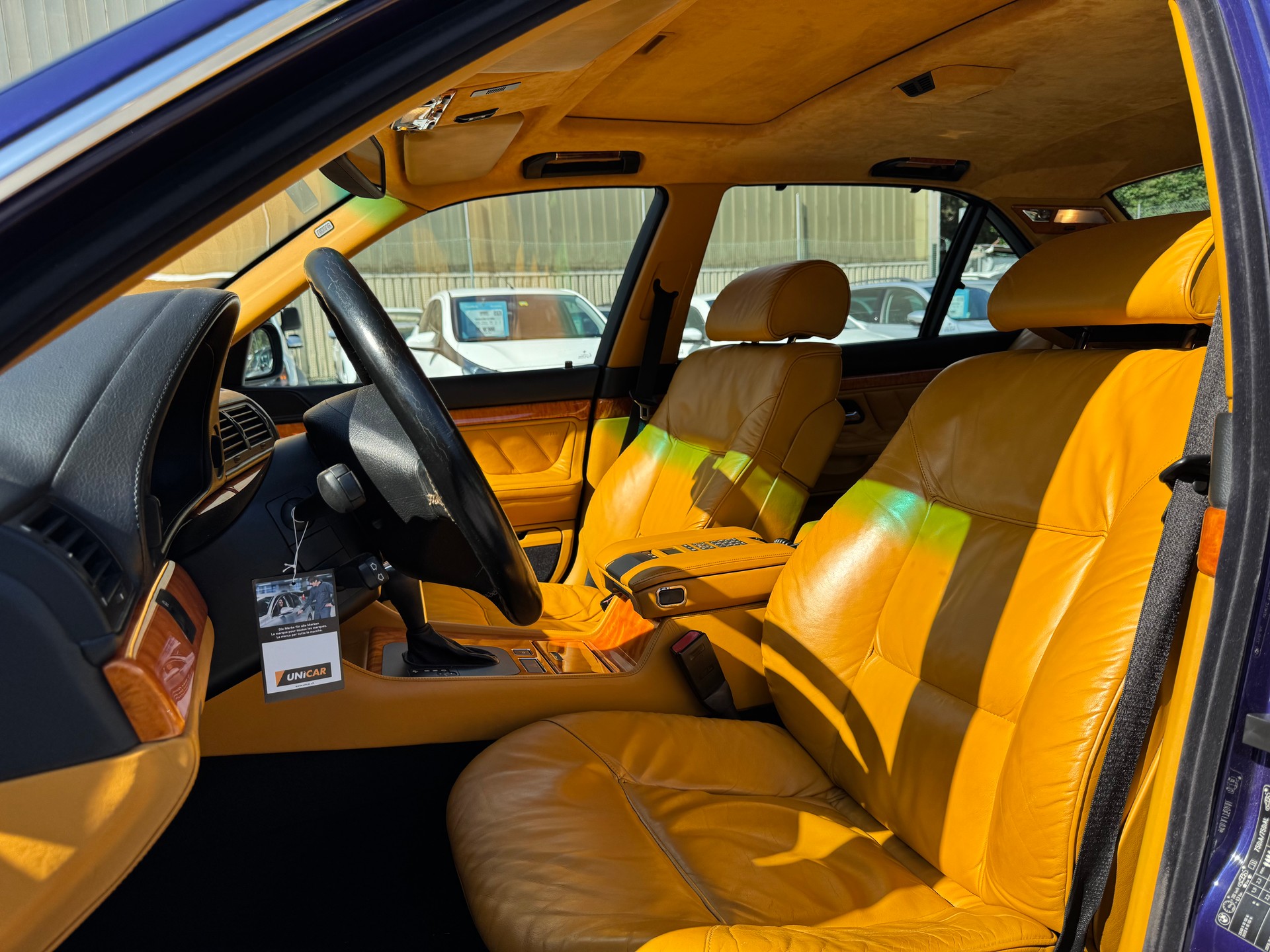 BMW 750iL-image-8