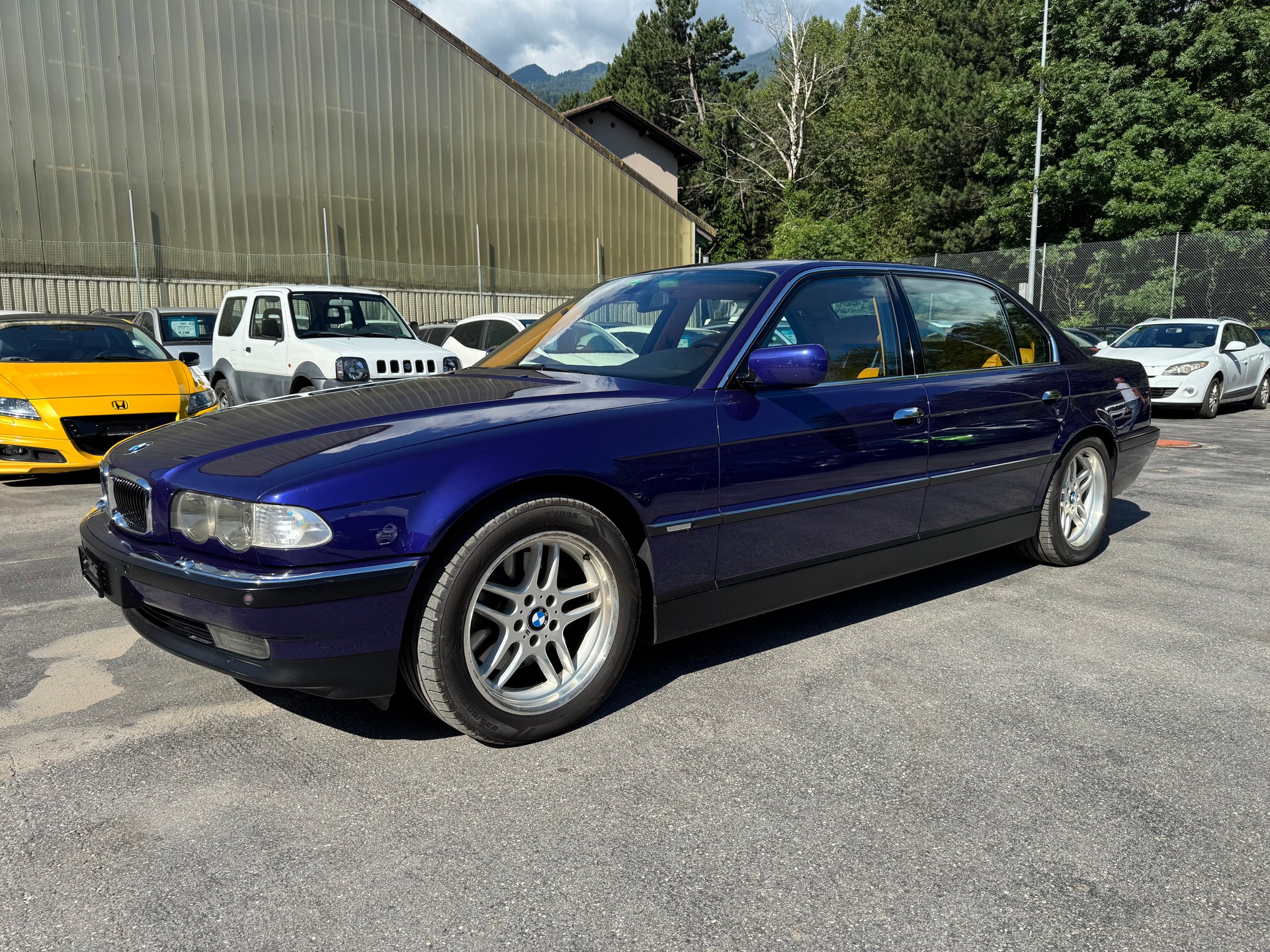 BMW 750iL-image-7