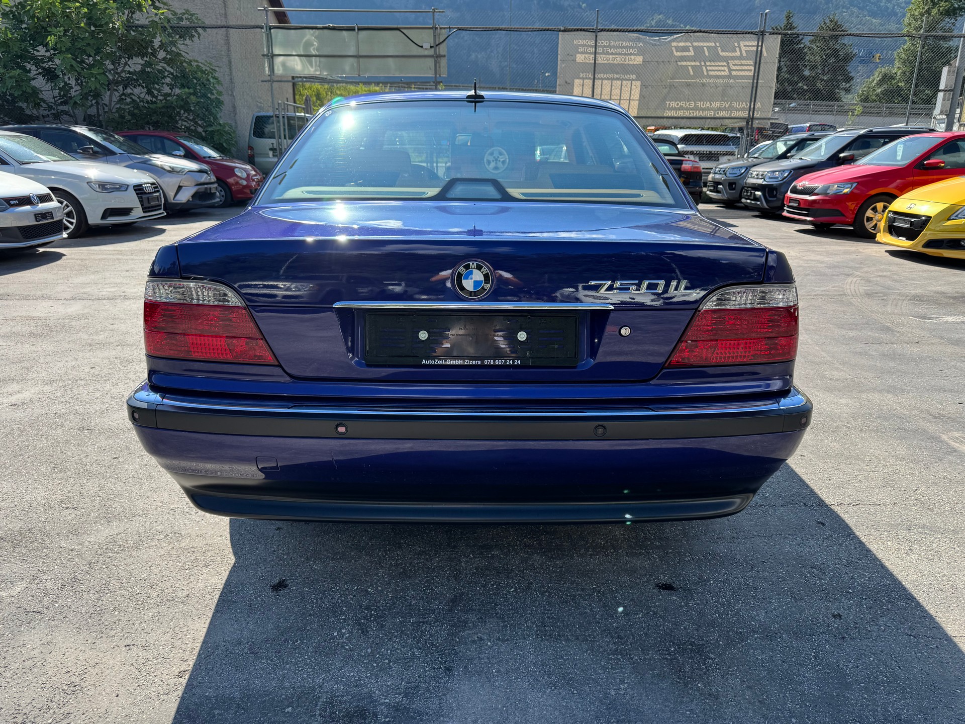 BMW 750iL-image-4