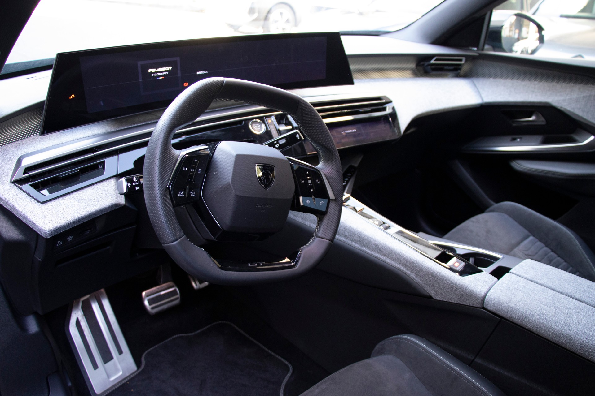 PEUGEOT 3008 73kWh GT-image-4