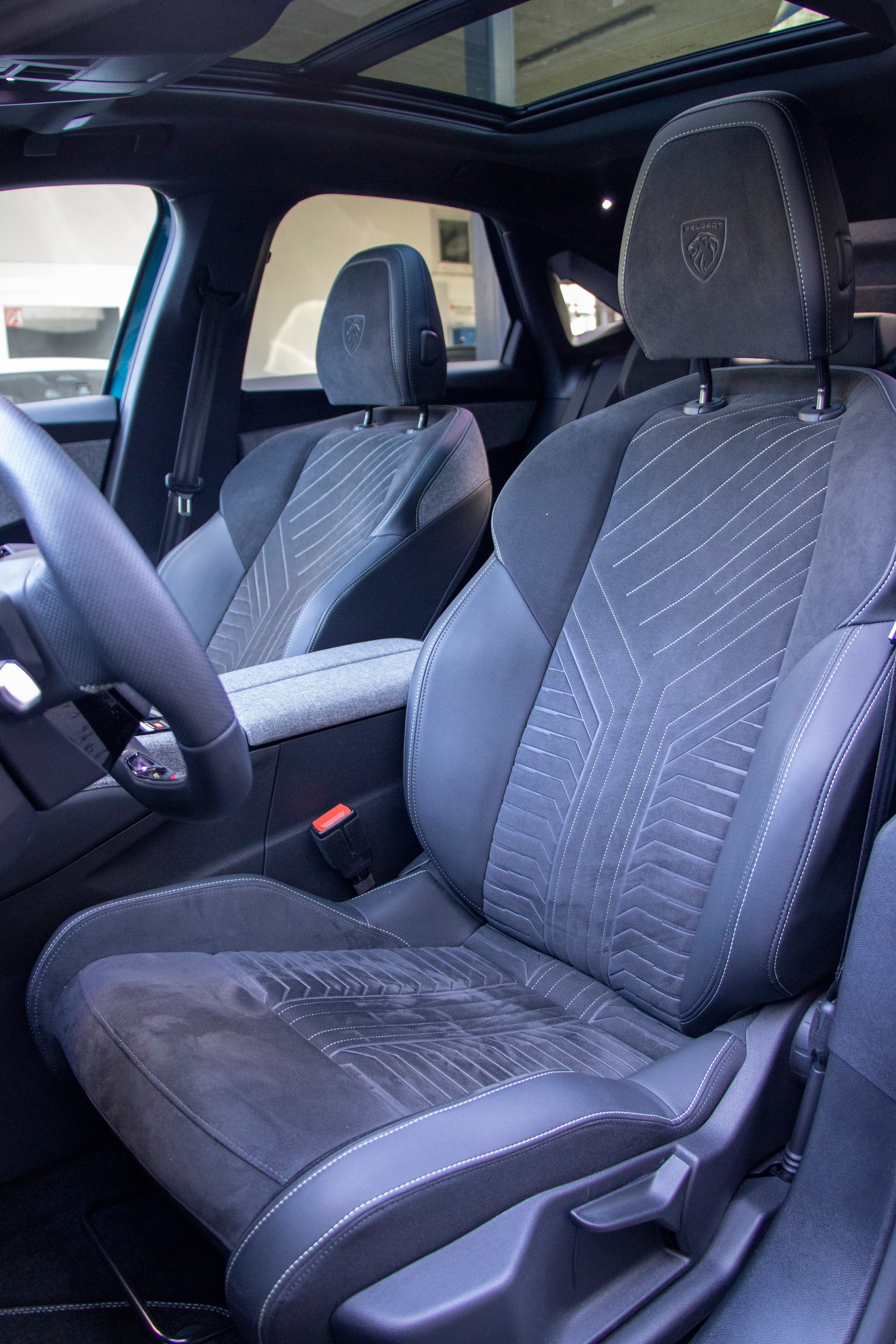 PEUGEOT 3008 73kWh GT-image-7