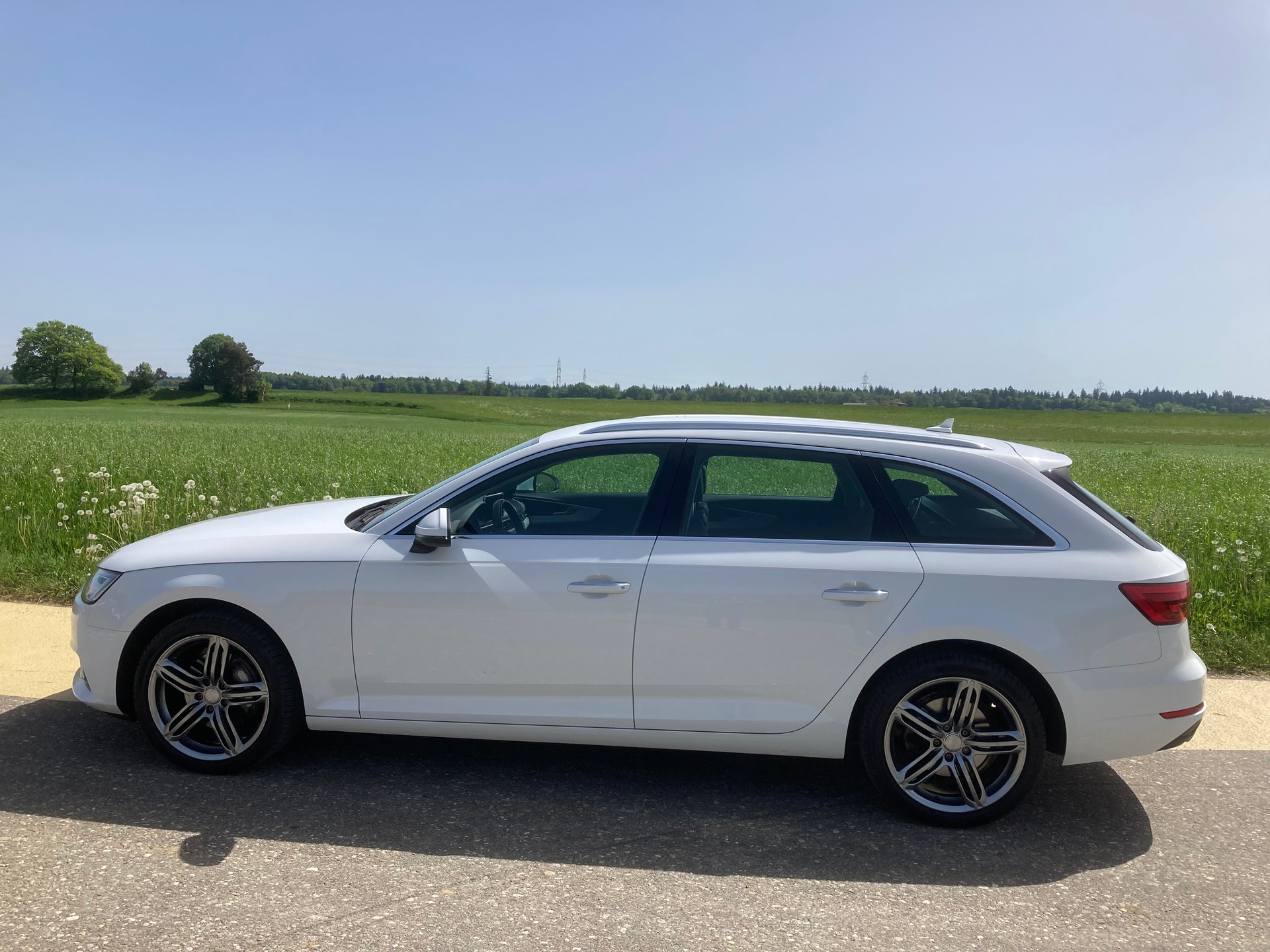 AUDI A4 Avant 2.0 TDI Design quattro S-tronic-image-0