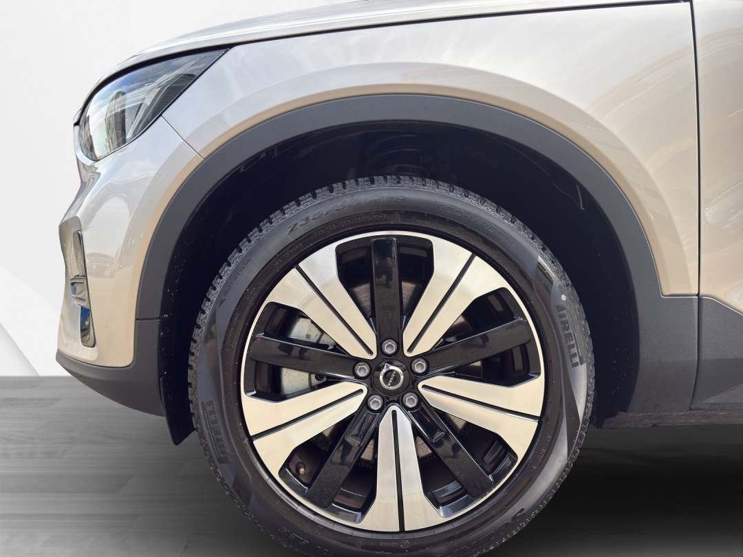 VOLVO XC40 Recharge P6 Plus FWD-image-16