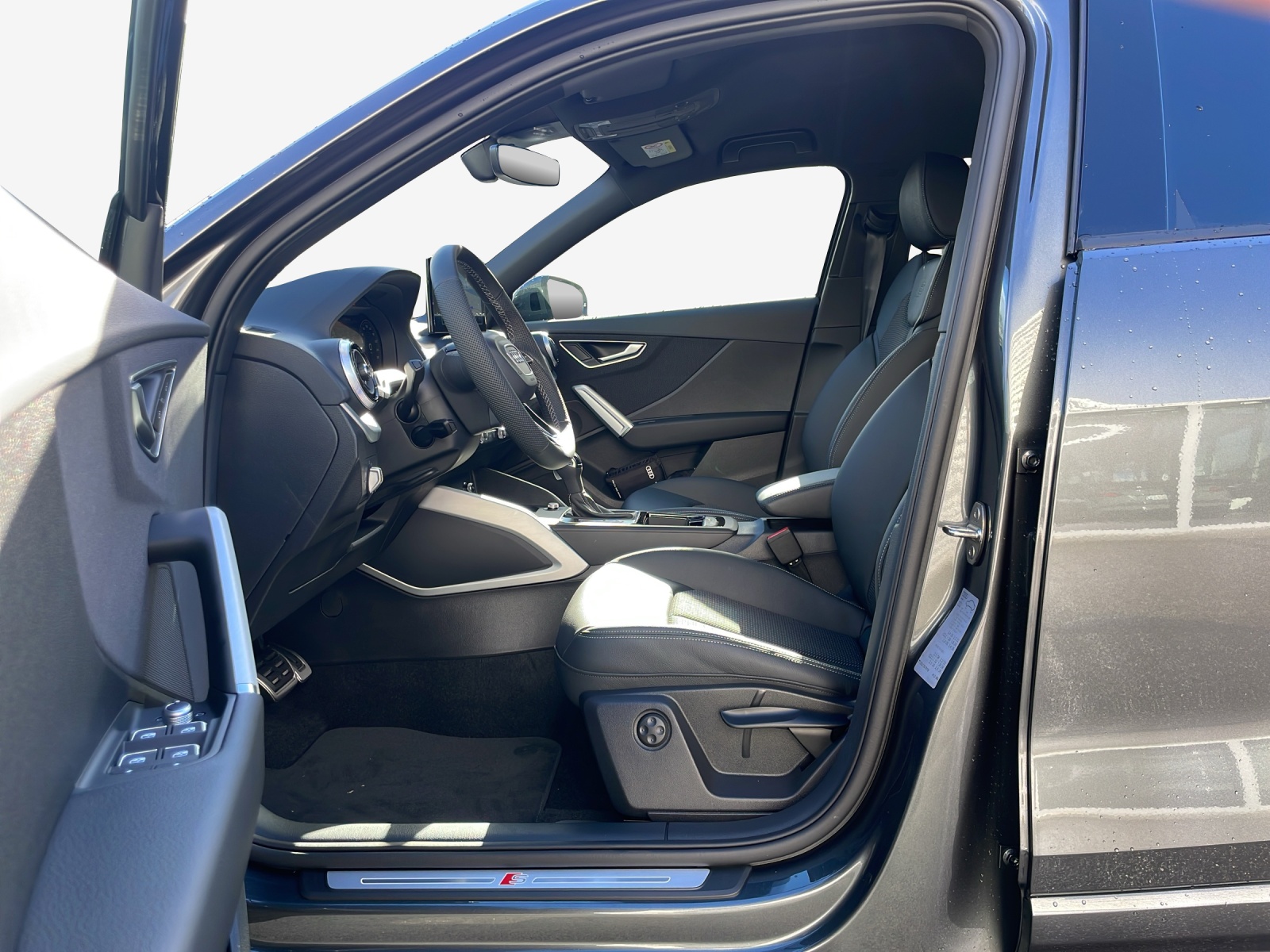 AUDI Q2 35 TFSI S line S-tronic-image-14