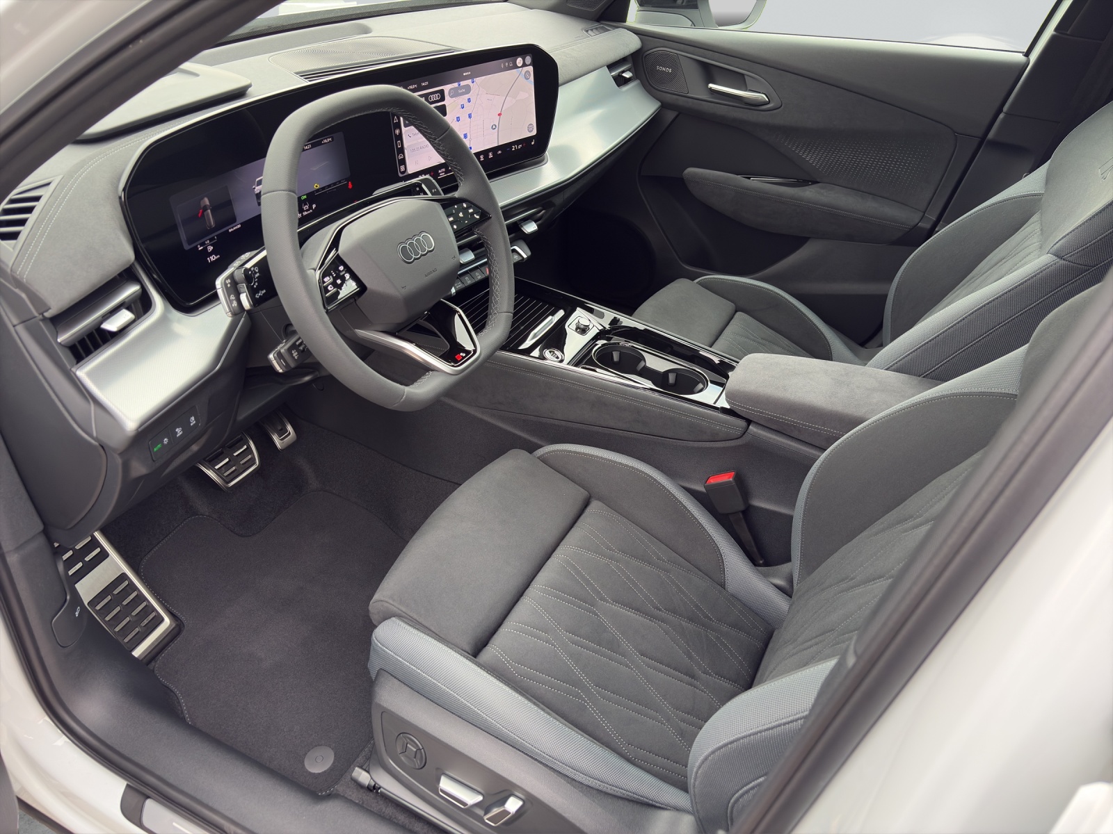 AUDI Q3 SUV TFSI quattro 195 kW S tronic-image-4