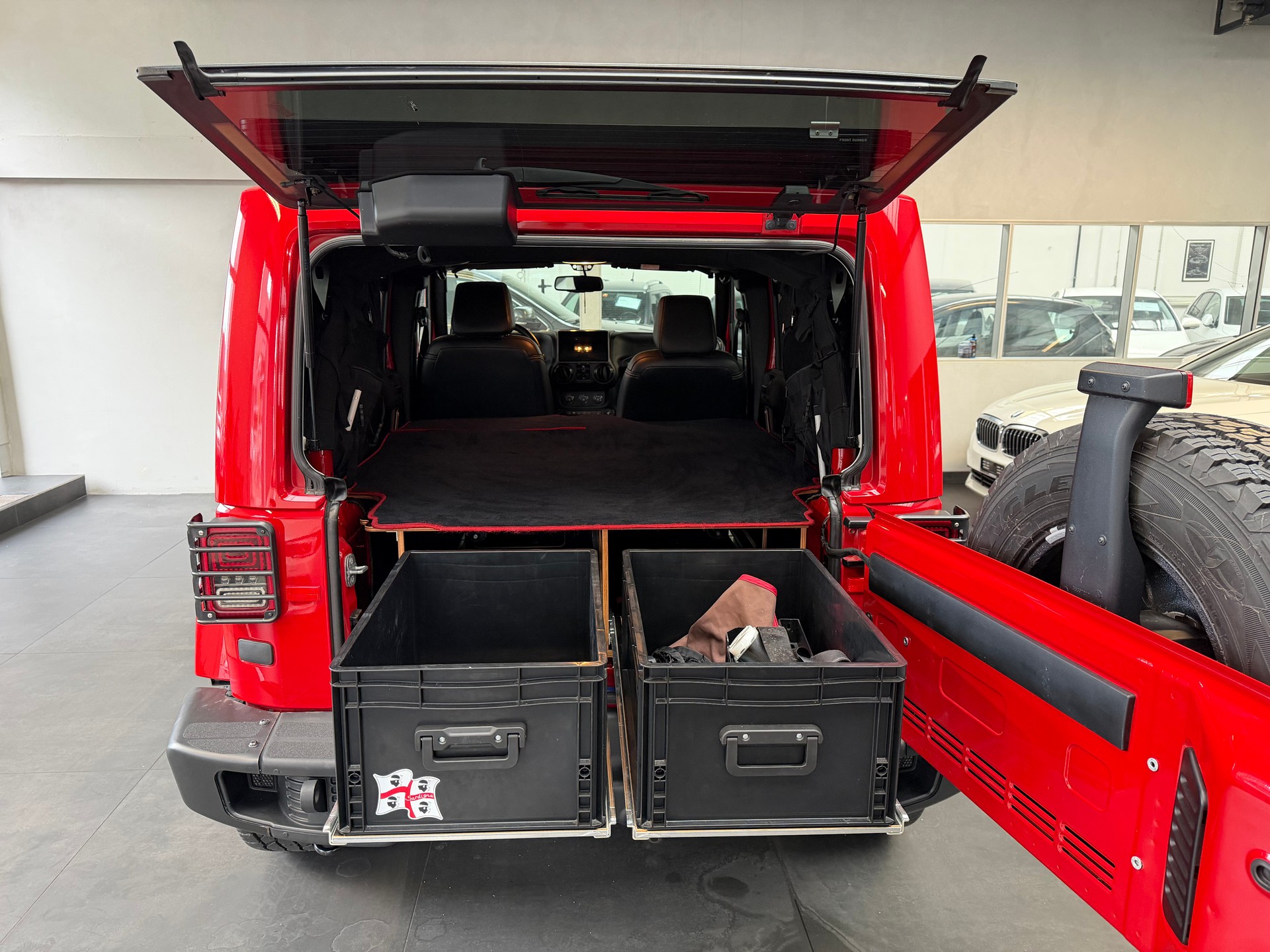 JEEP Wrangler 3.6 Unlimited Sahara Automatic hardtop-image-9