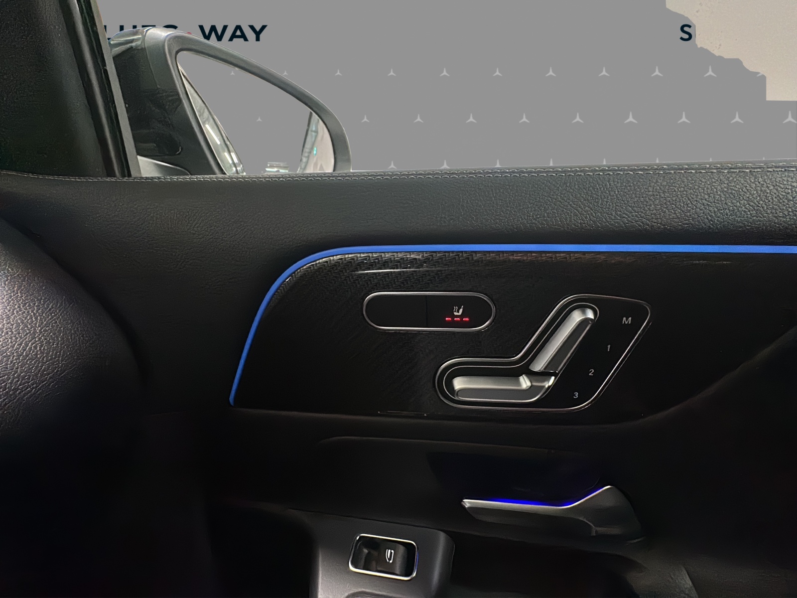 MERCEDES-BENZ GLA 200 Night Star 7G-DCT-image-15